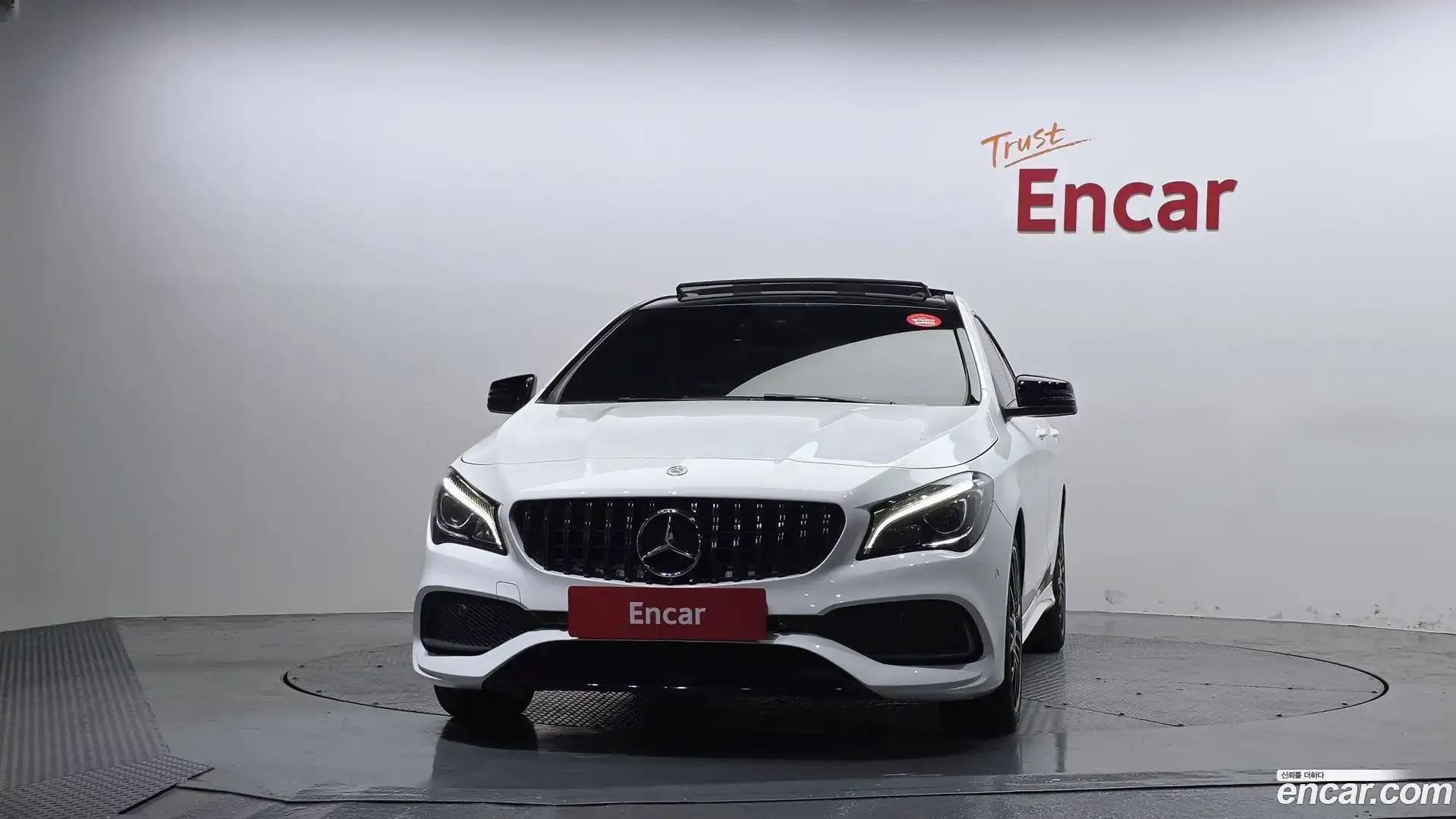 CLA-Class Mercedes-Benz 2018.8-OUTER-003