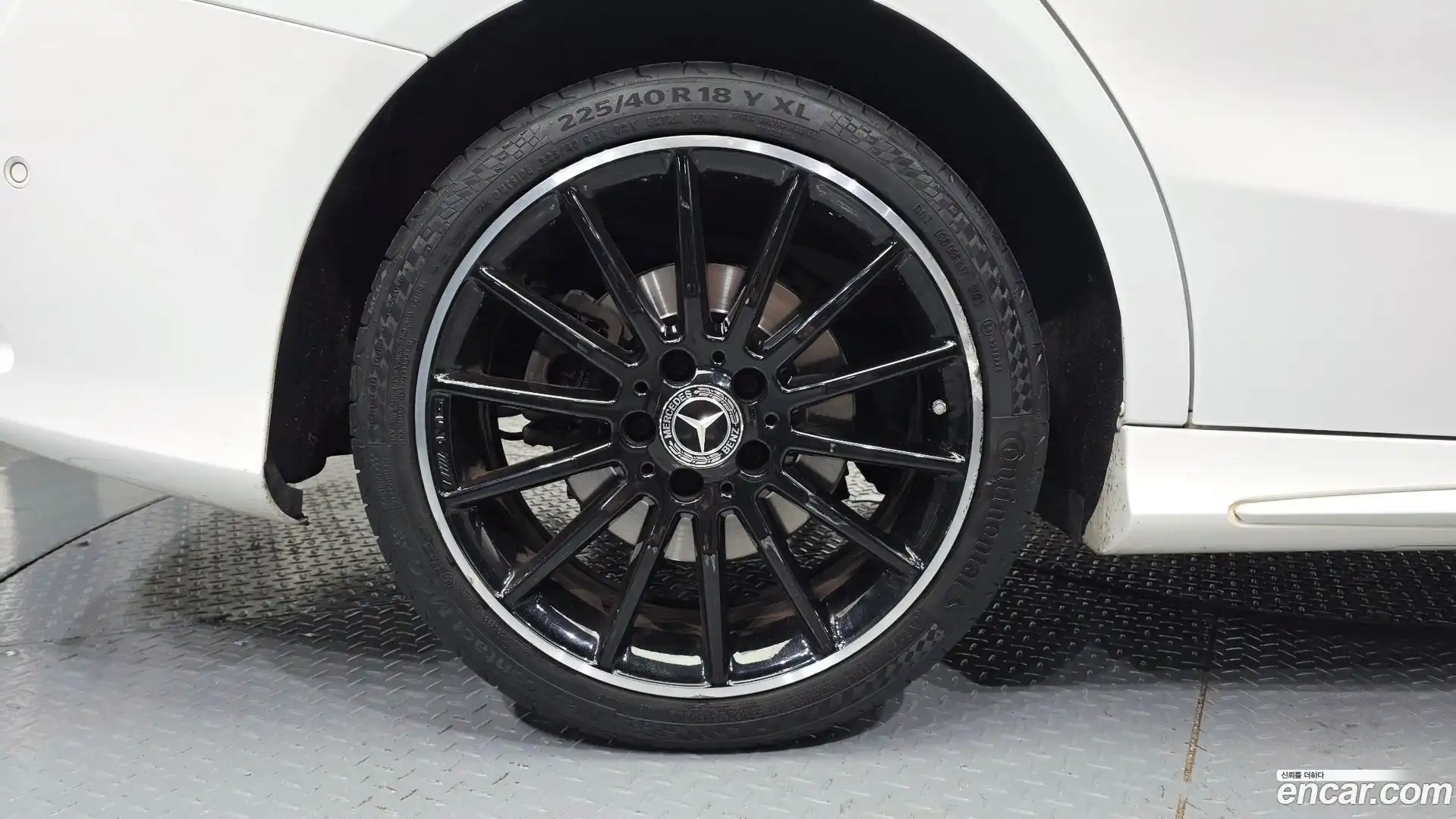 CLA-Class Mercedes-Benz 2018.8-OUTER-005