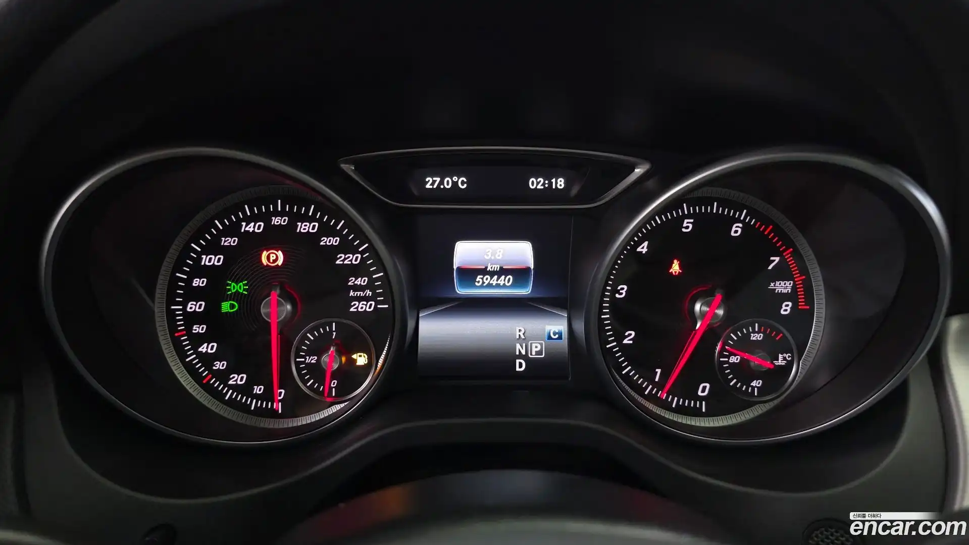 CLA-Class Mercedes-Benz 2018.8-INNER-008