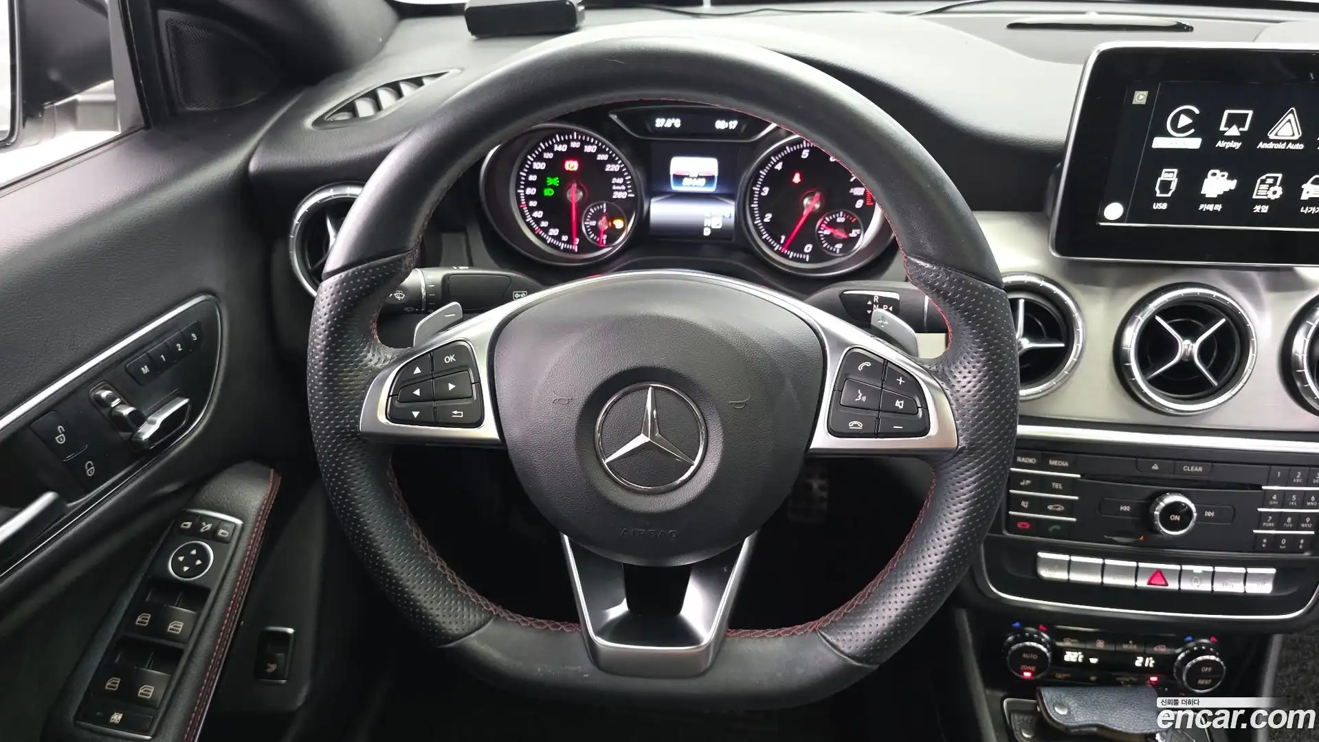 CLA-Class Mercedes-Benz 2018.8-OPTION-017