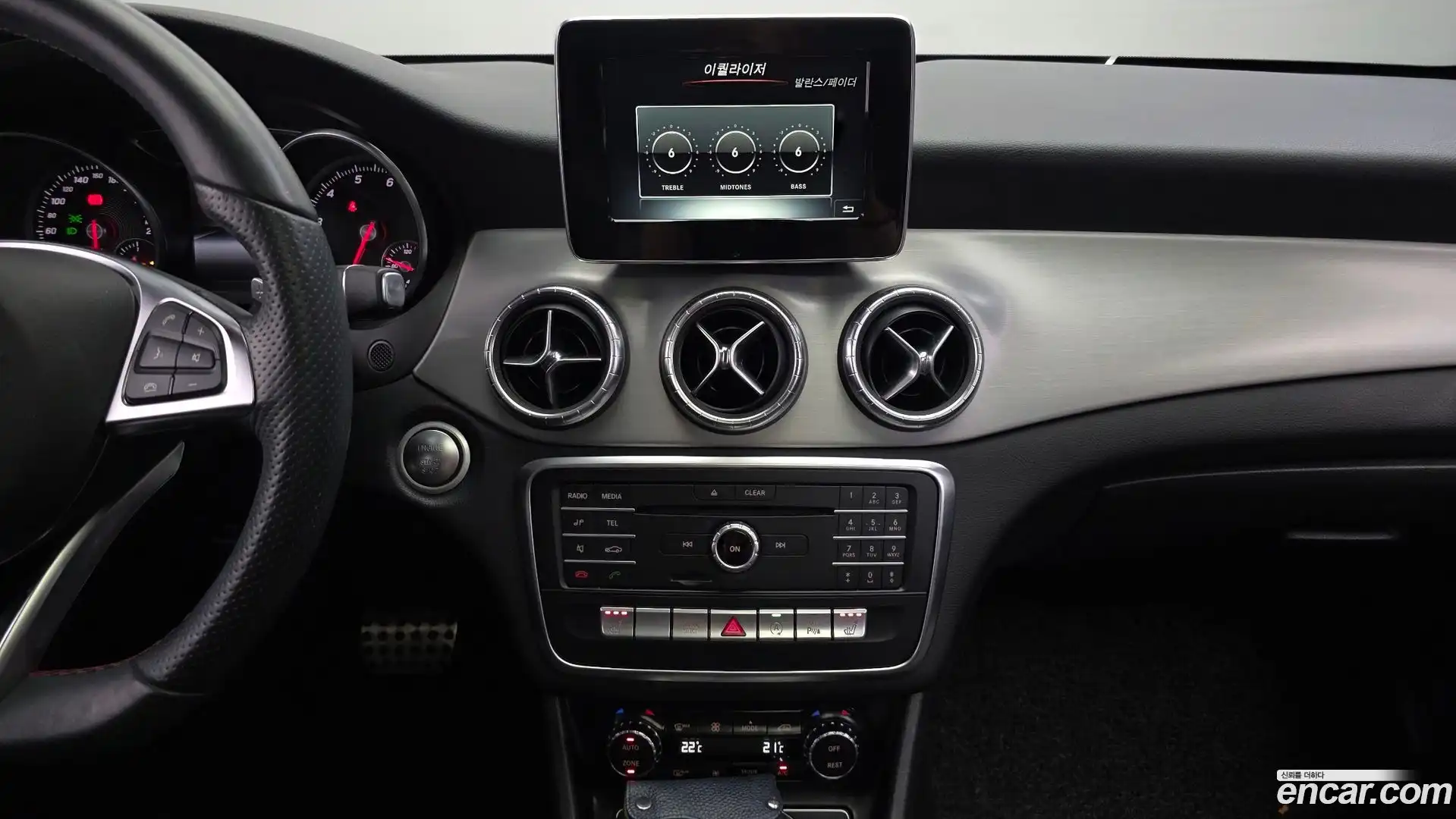 CLA-Class Mercedes-Benz 2018.8-OPTION-019