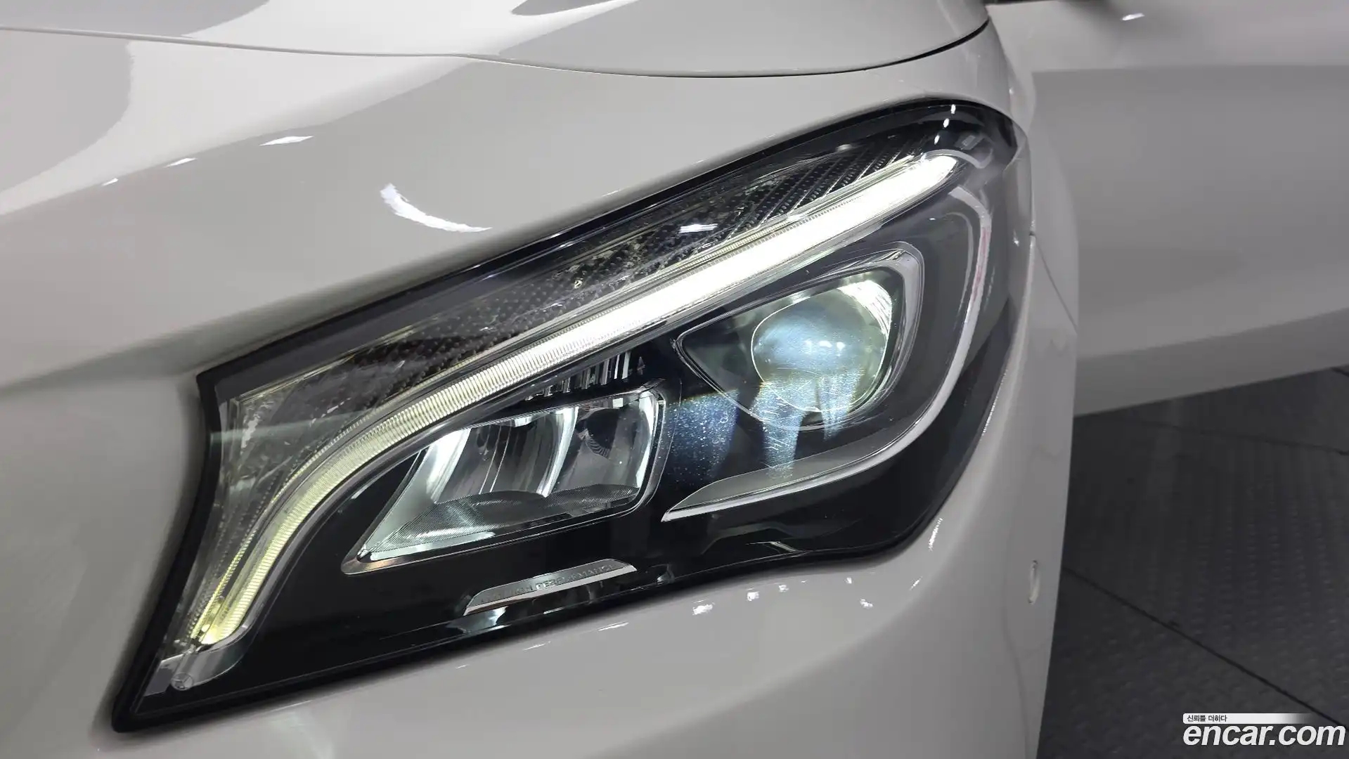 CLA-Class Mercedes-Benz 2018.8-OUTER-032