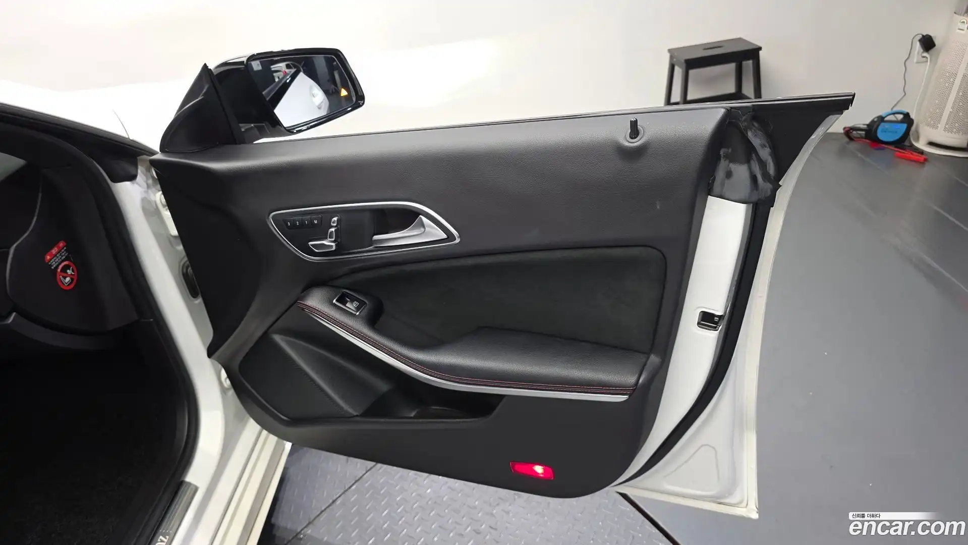 CLA-Class Mercedes-Benz 2018.8-INNER-034