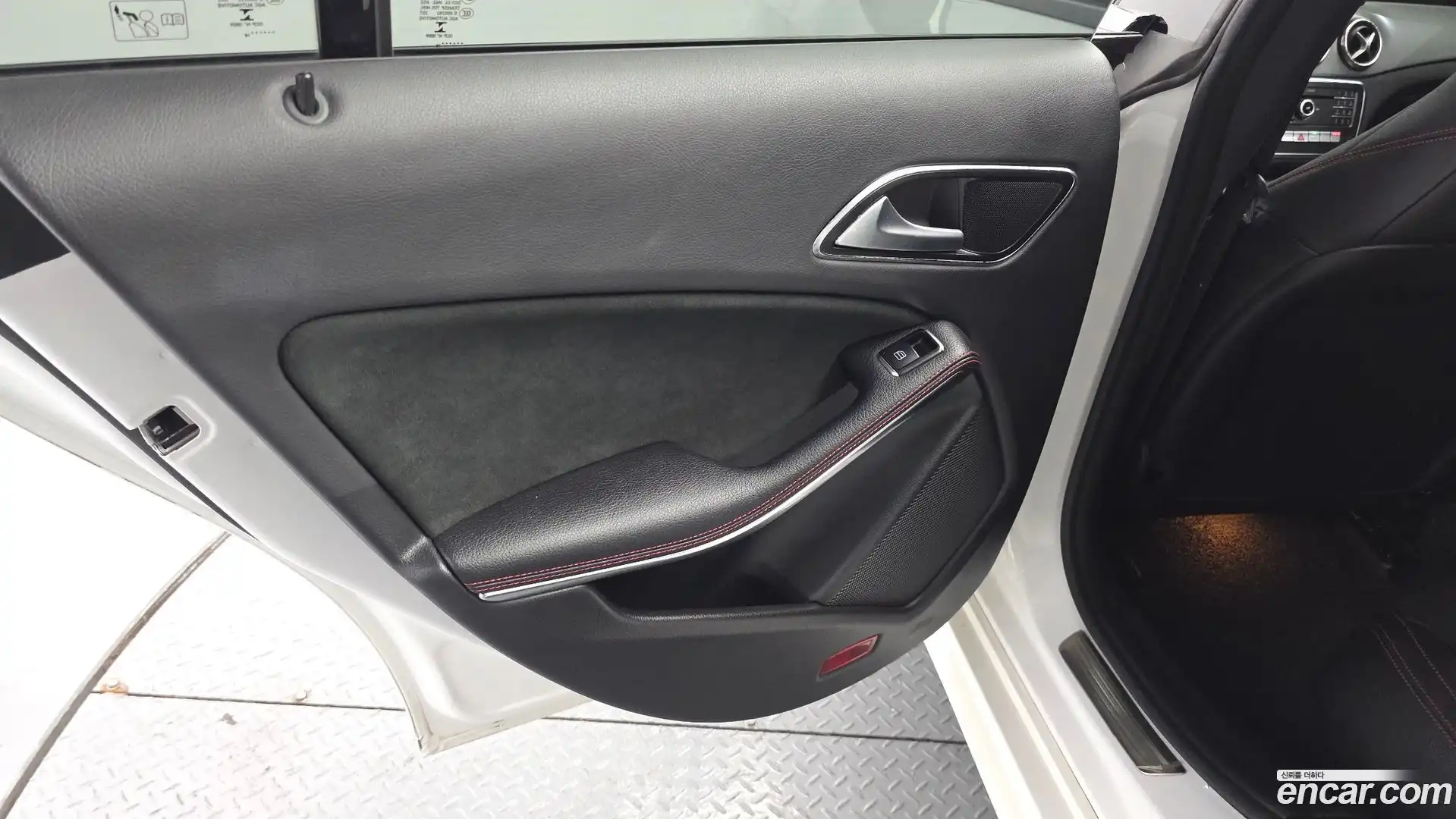CLA-Class Mercedes-Benz 2018.8-INNER-035