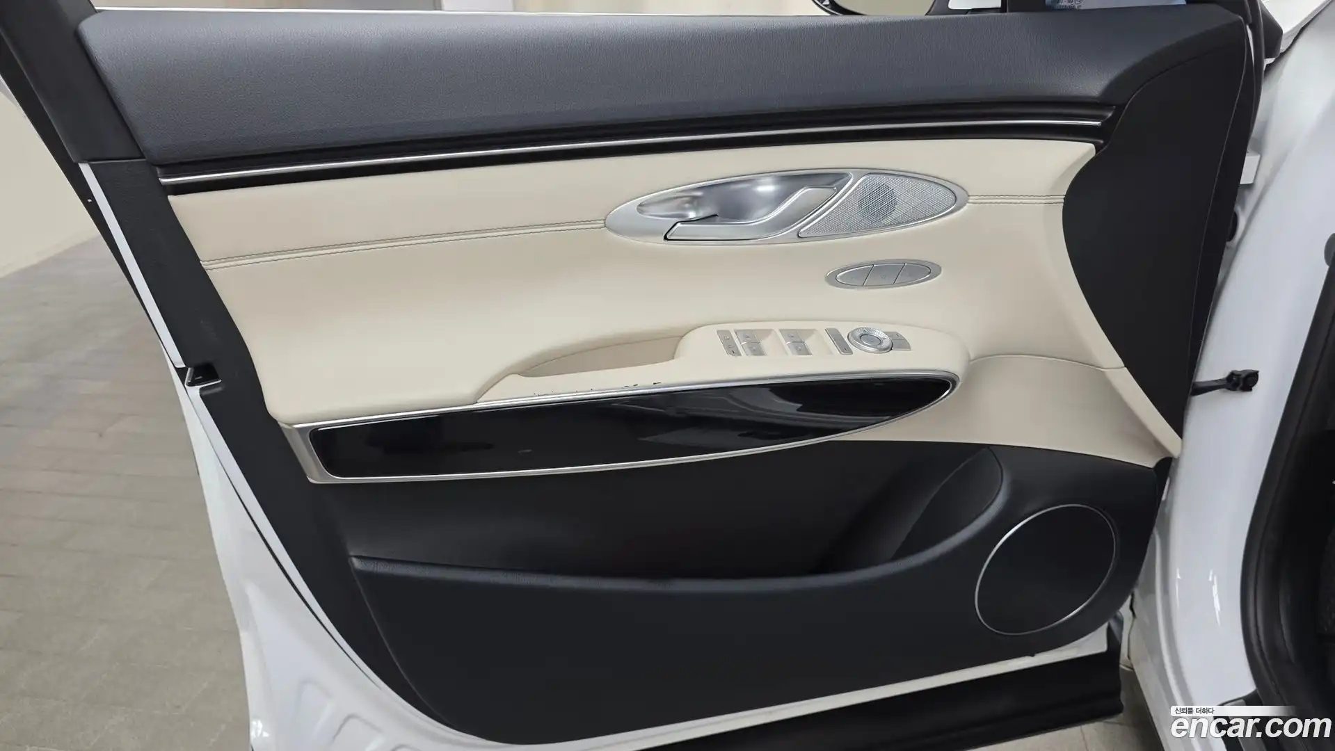 GV70 Genesis 2021.0-INNER-034