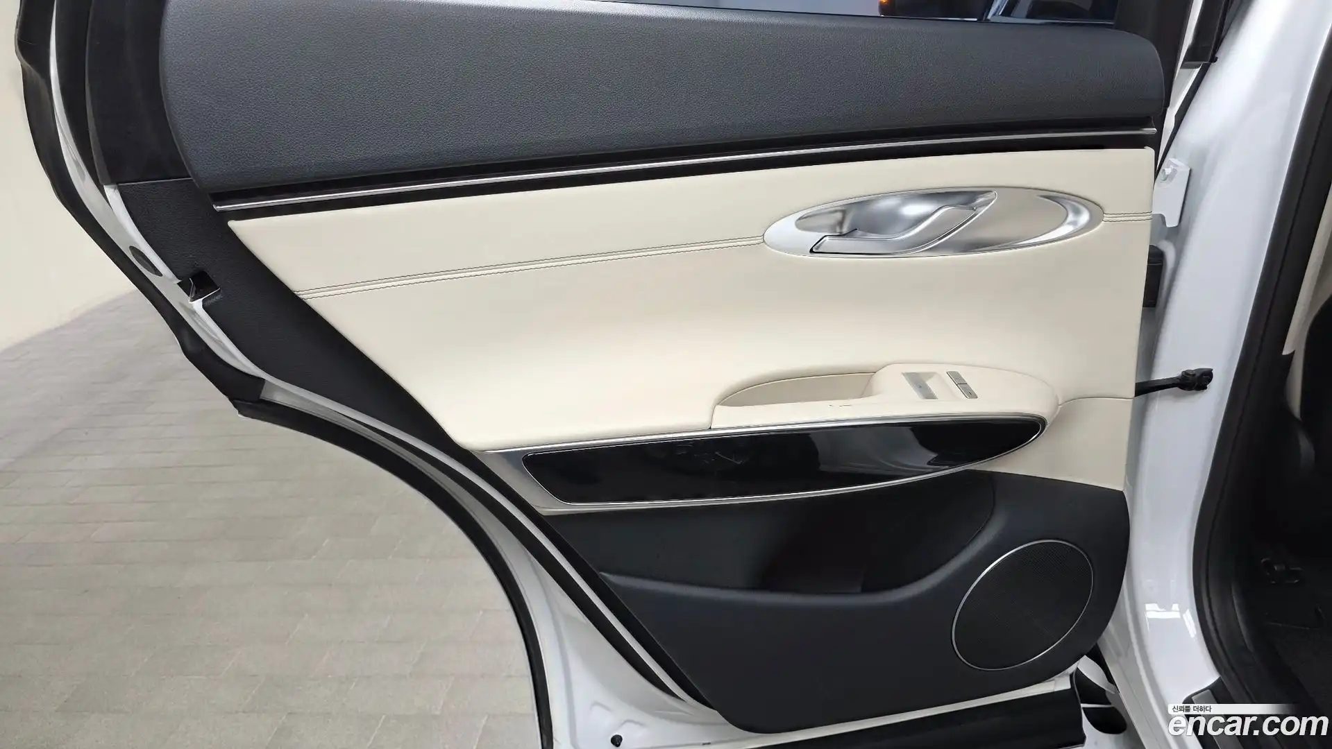 GV70 Genesis 2021.0-INNER-035