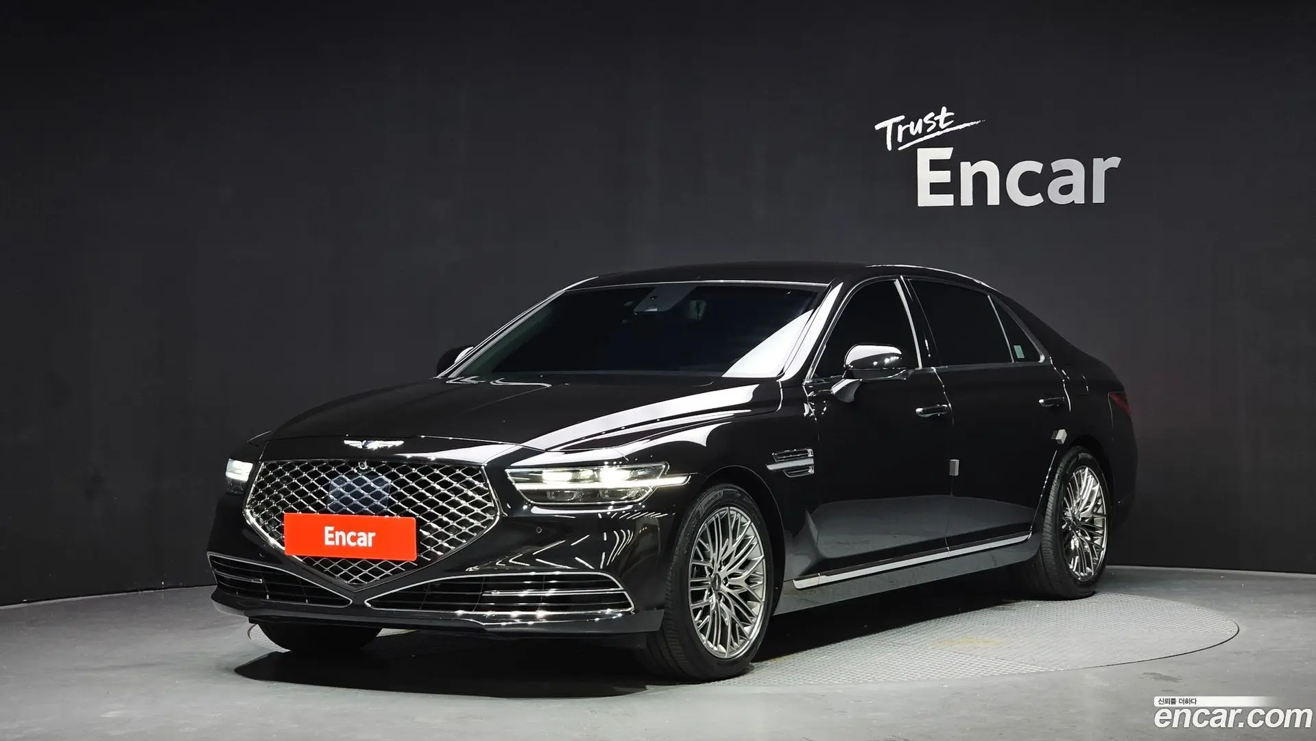 Main__Slider__Photo:G90 Genesis 2019.4-0