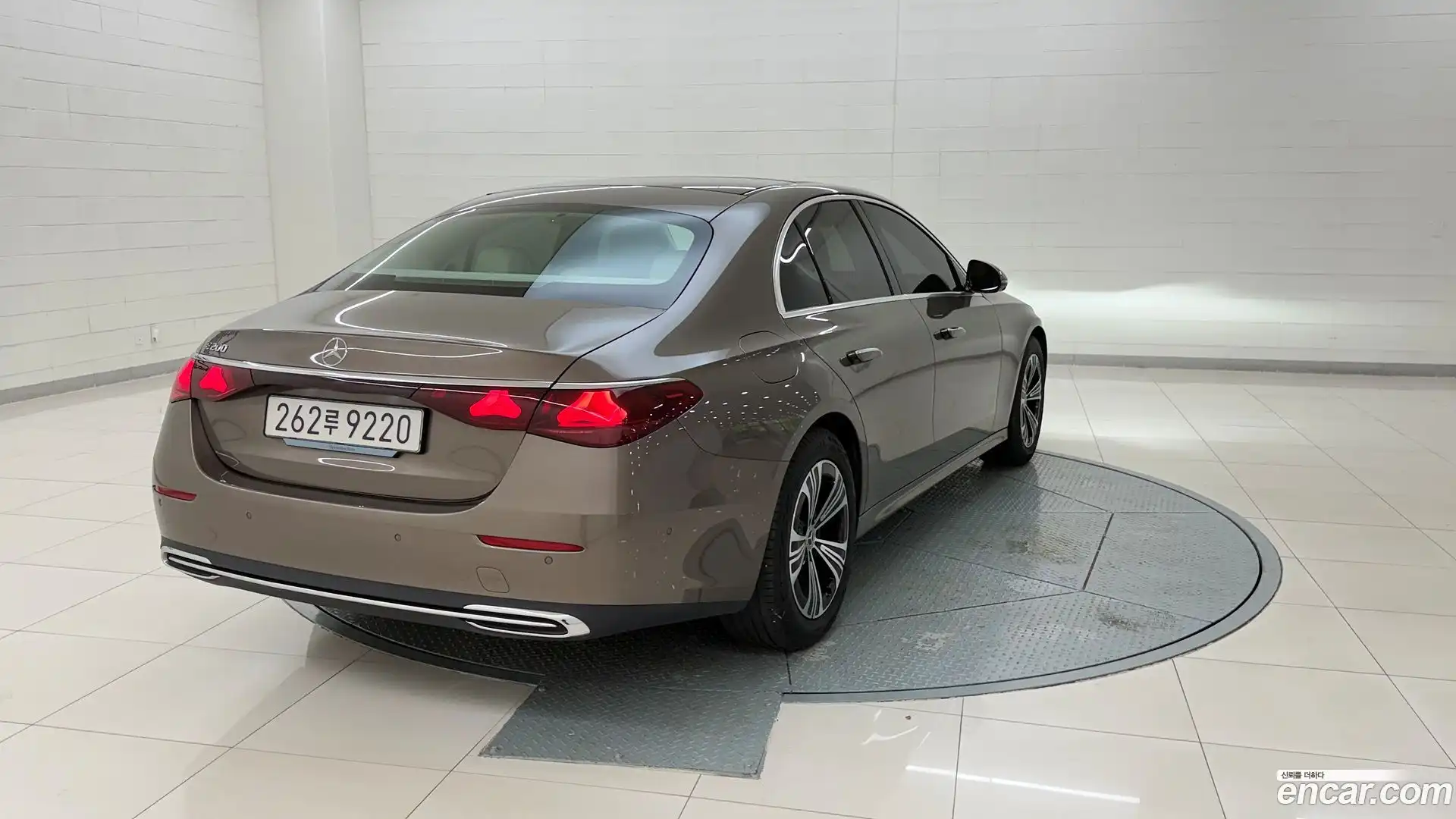 E-Class Mercedes-Benz 2025.4-OUTER-005