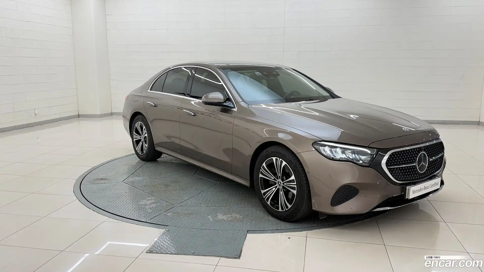 E-Class Mercedes-Benz 2025.4-OUTER-006