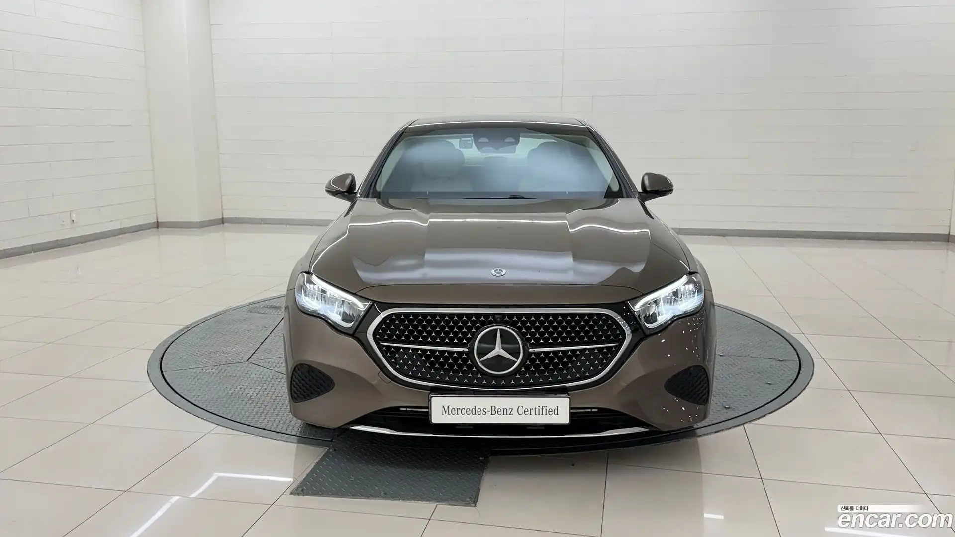 E-Class Mercedes-Benz 2025.4-INNER-007