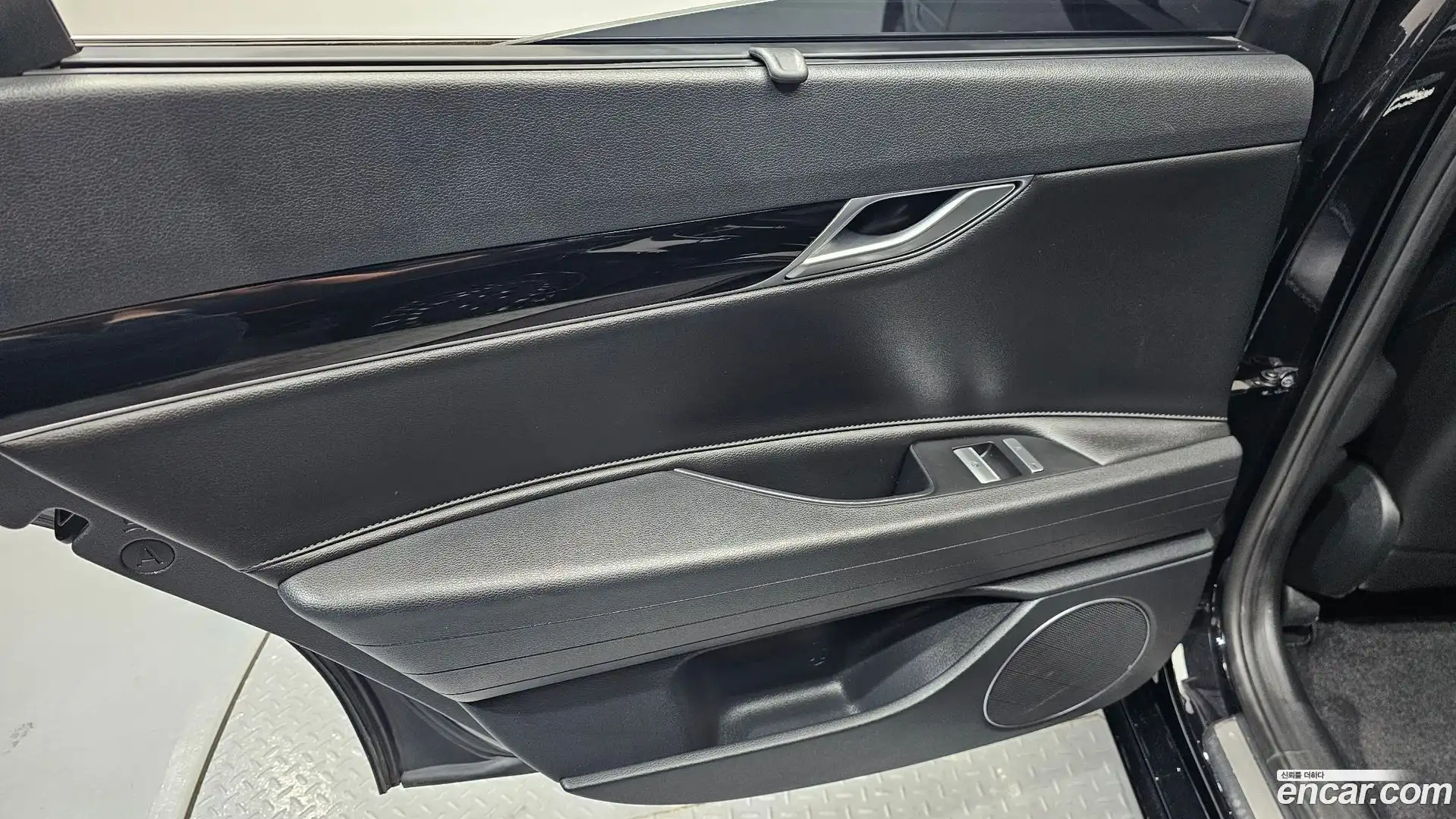 G80 Genesis 2020.10-INNER-035
