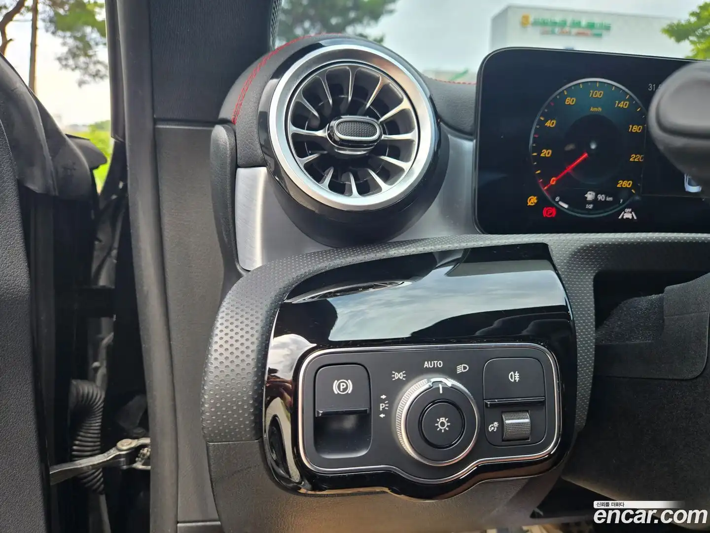 CLA-Class Mercedes-Benz 2021.7-INNER-008