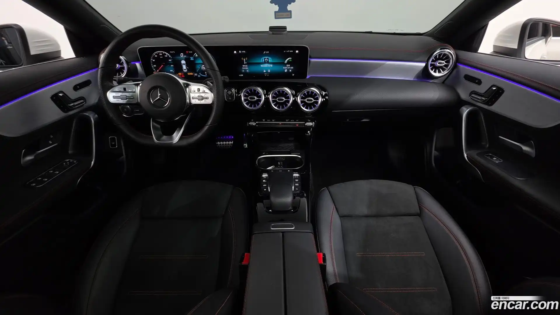 CLA-Class Mercedes-Benz 2020.8-INNER-007
