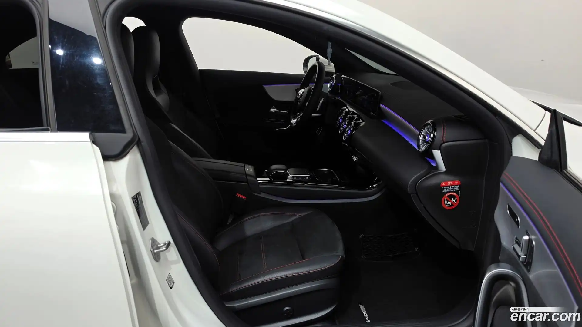 CLA-Class Mercedes-Benz 2020.8-INNER-036