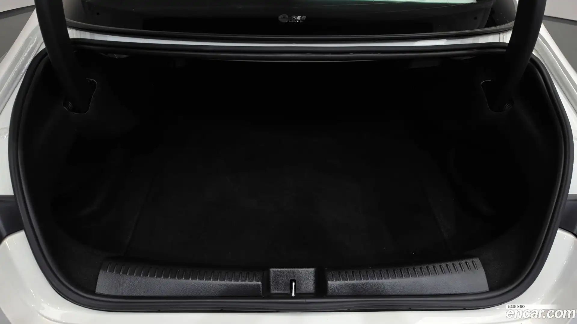 CLA-Class Mercedes-Benz 2020.8-OPTION-040