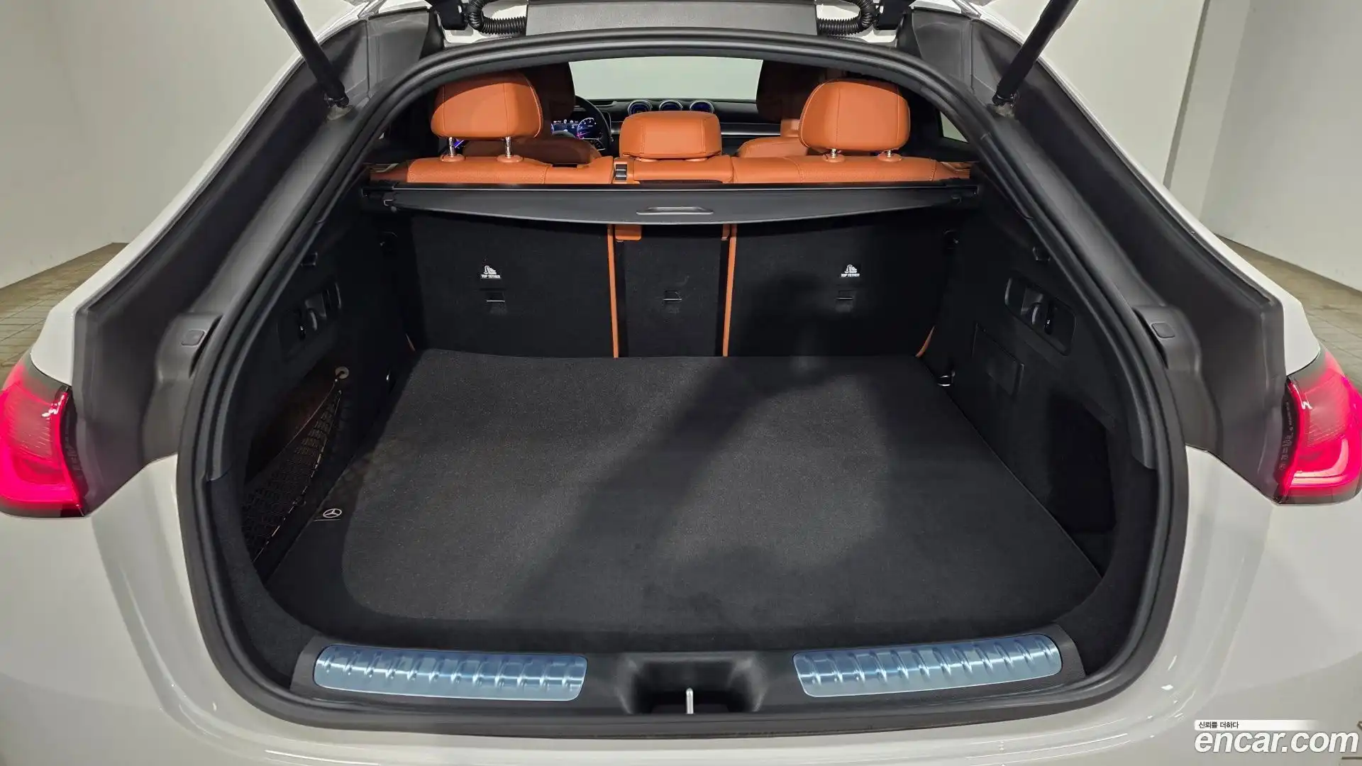 GLC-Class Mercedes-Benz 2025.0-OUTER-006