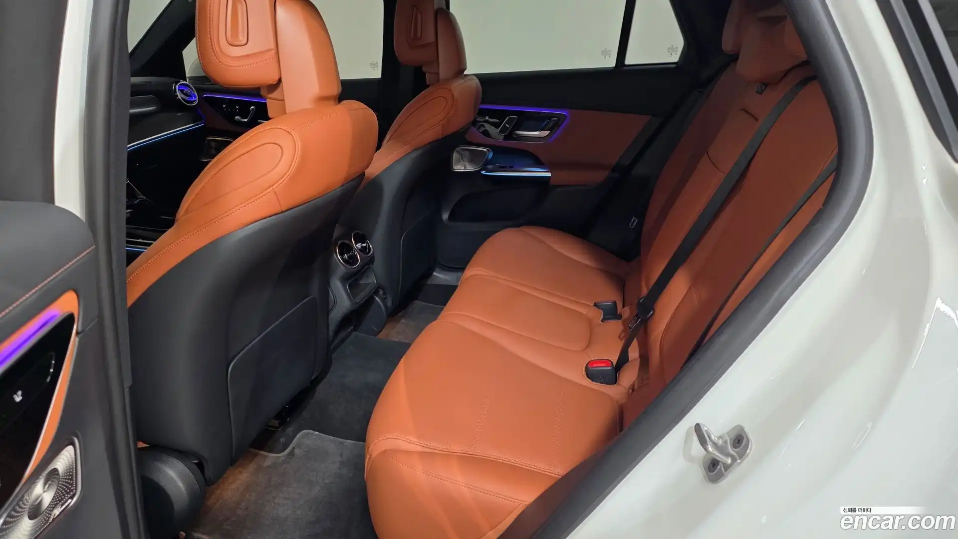 GLC-Class Mercedes-Benz 2025.0-INNER-007