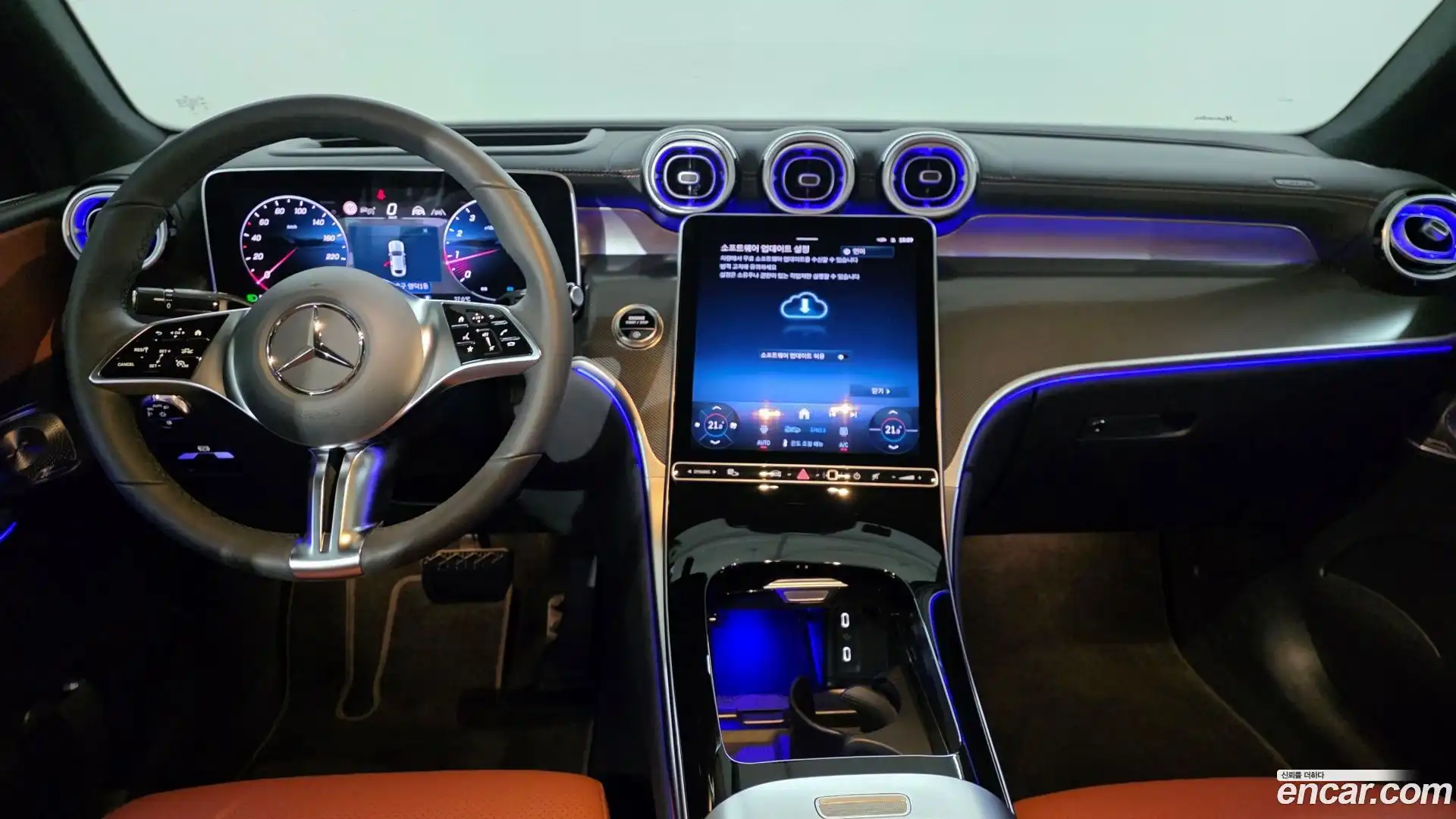 GLC-Class Mercedes-Benz 2025.0-INNER-008