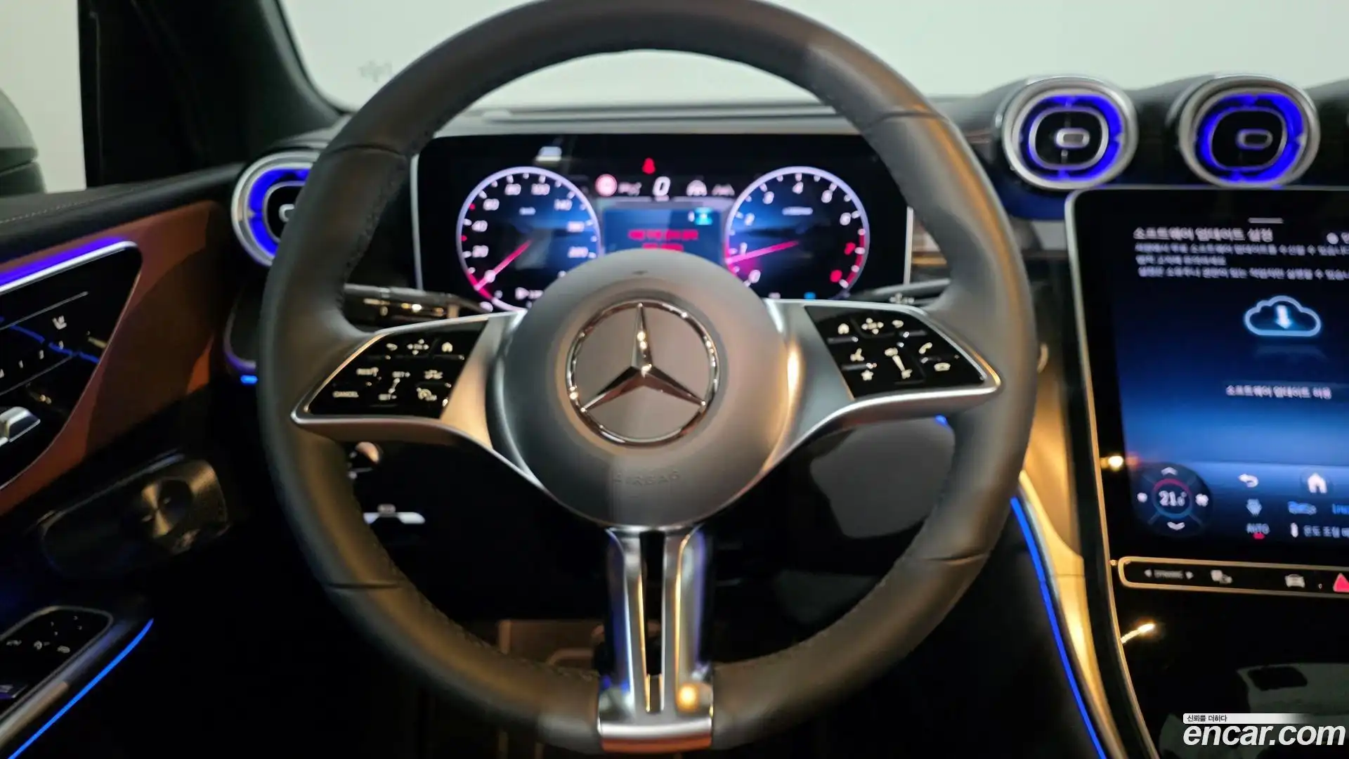 GLC-Class Mercedes-Benz 2025.0-OPTION-017