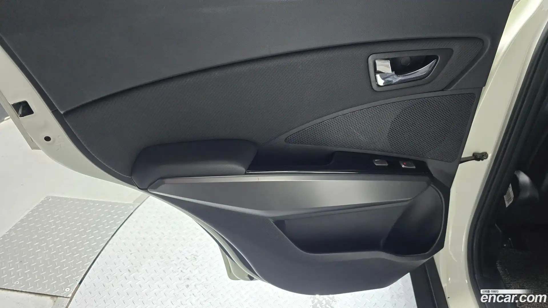 TIBOLI KG Mobility 2017.4-INNER-035