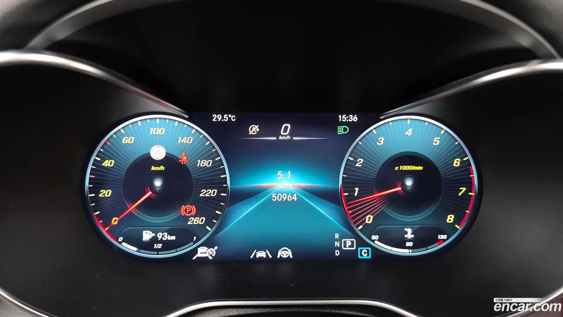 GLC-Class Mercedes-Benz 2021.6-INNER-008