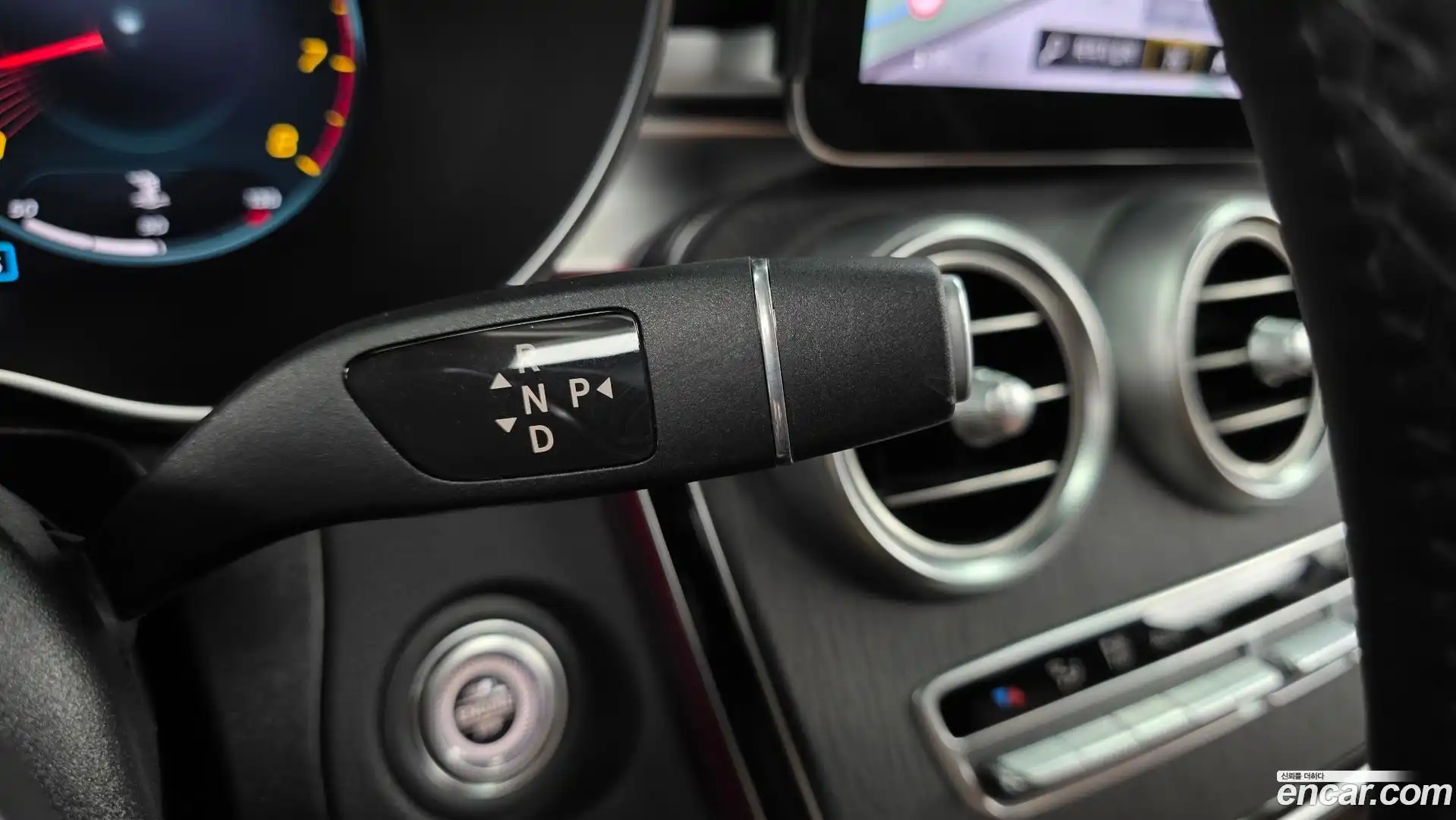 GLC-Class Mercedes-Benz 2021.6-INNER-009