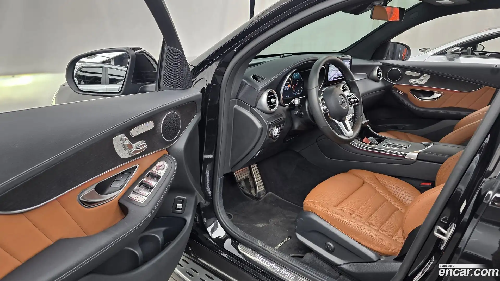 GLC-Class Mercedes-Benz 2021.6-INNER-010