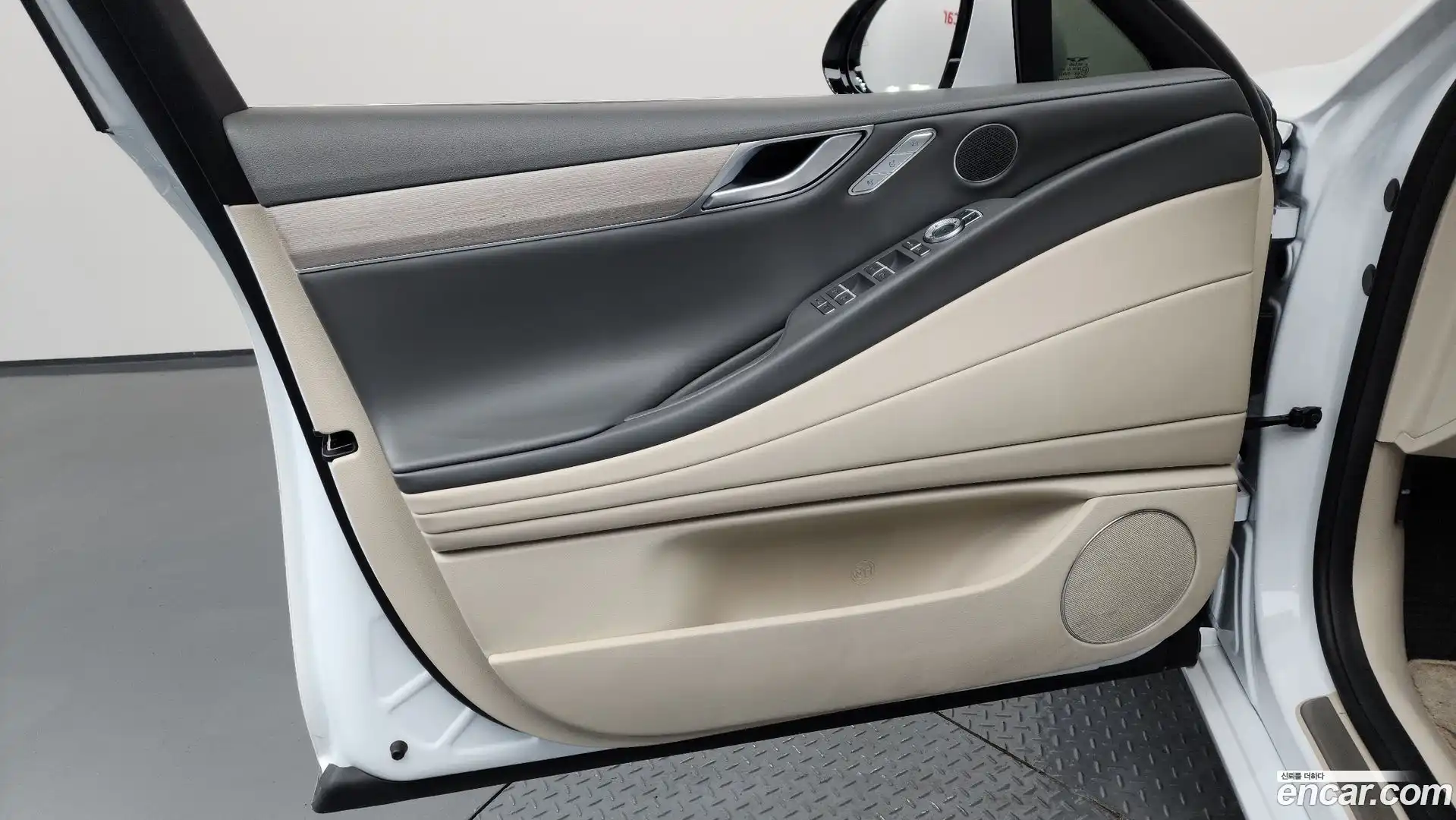 G80 Genesis 2024.4-INNER-034