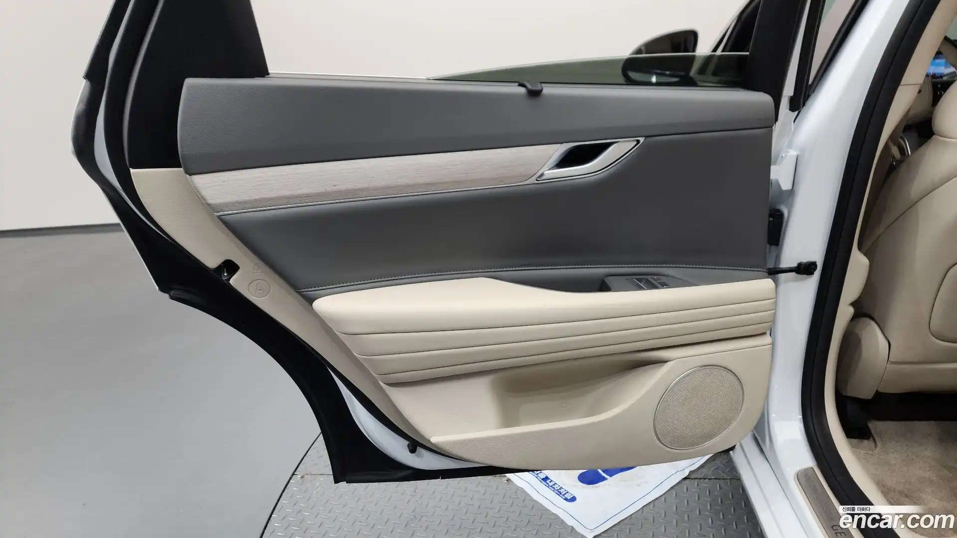 G80 Genesis 2024.4-INNER-035