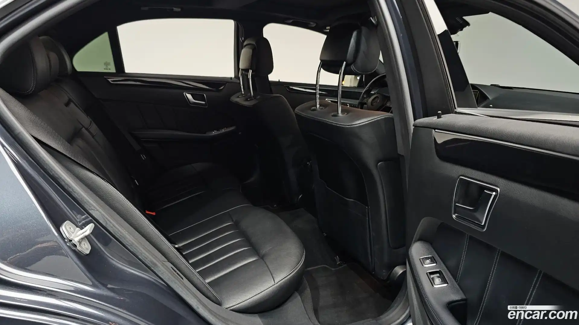 E-Class Mercedes-Benz 2016.2-OPTION-015