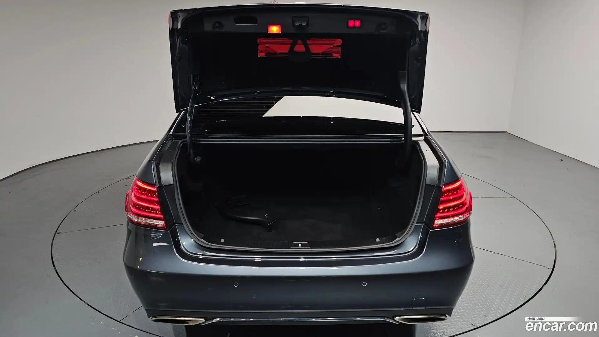 E-Class Mercedes-Benz 2016.2-OPTION-042