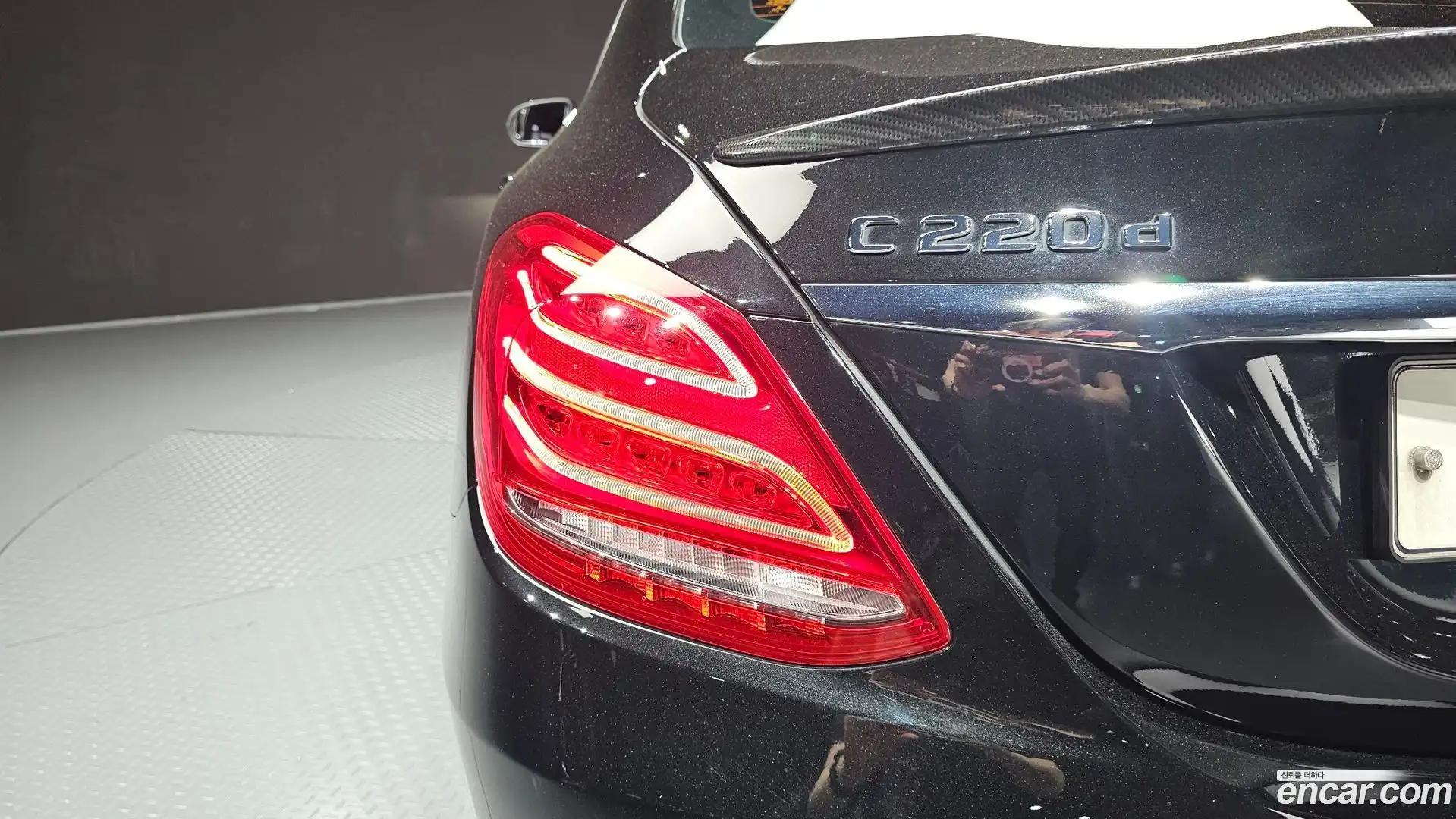 C-Class Mercedes-Benz 2017.9-OUTER-033