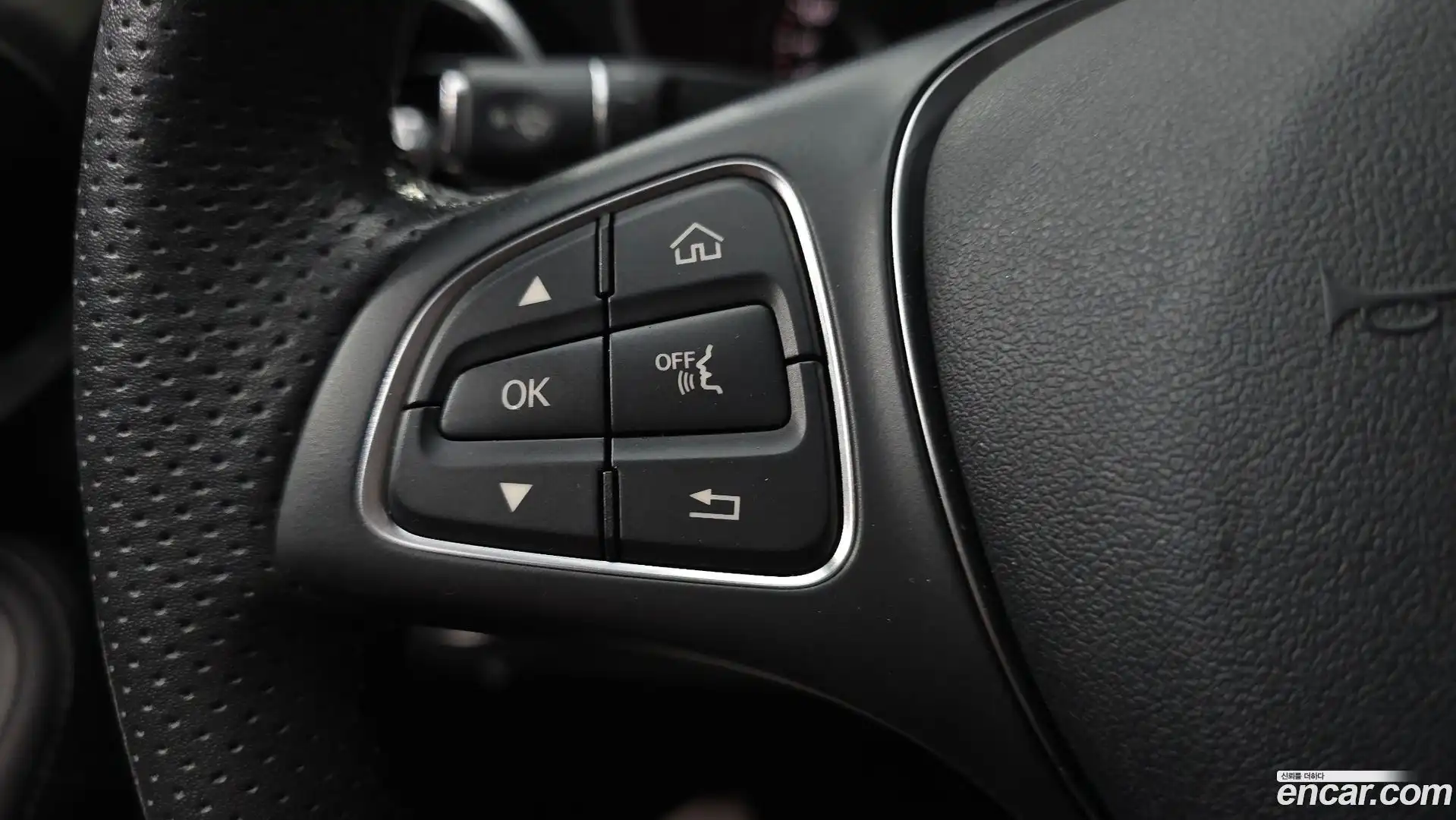 C-Class Mercedes-Benz 2017.9-OPTION-044