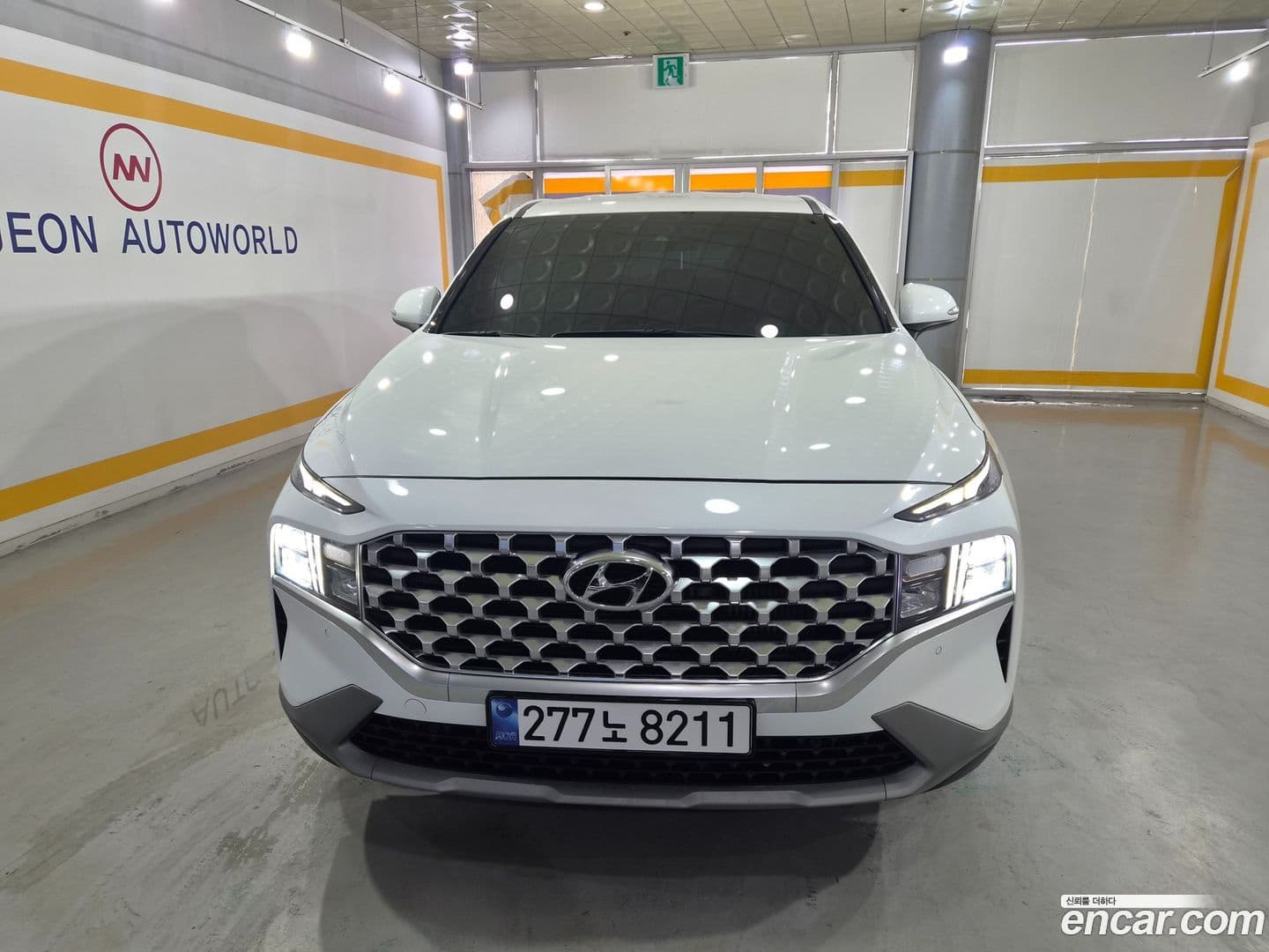 Main__Slider__Photo:Santafe Hyundai 2021.4-0