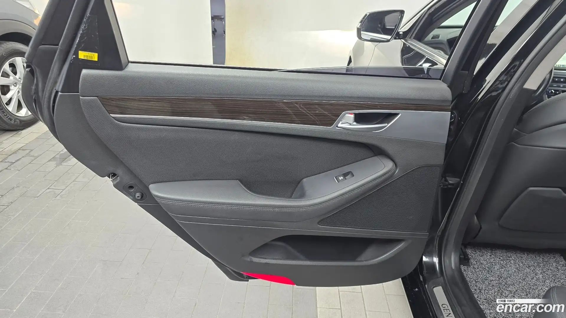 G80 Genesis 2016.10-INNER-035
