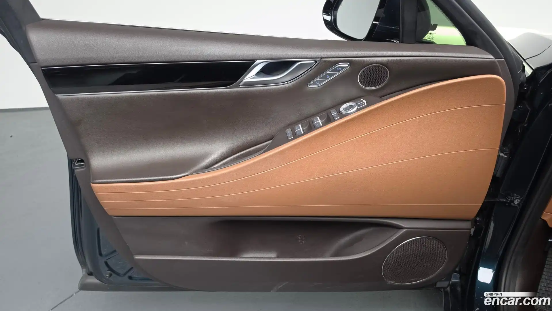 G80 Genesis 2021.11-INNER-034