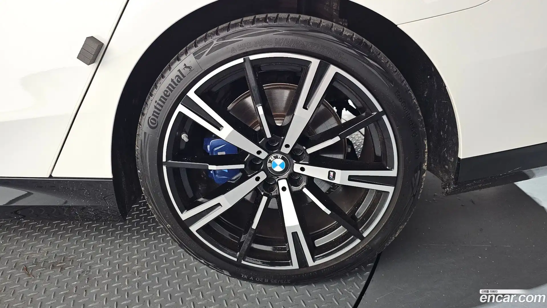 5-Series BMW 2024.4-OUTER-031