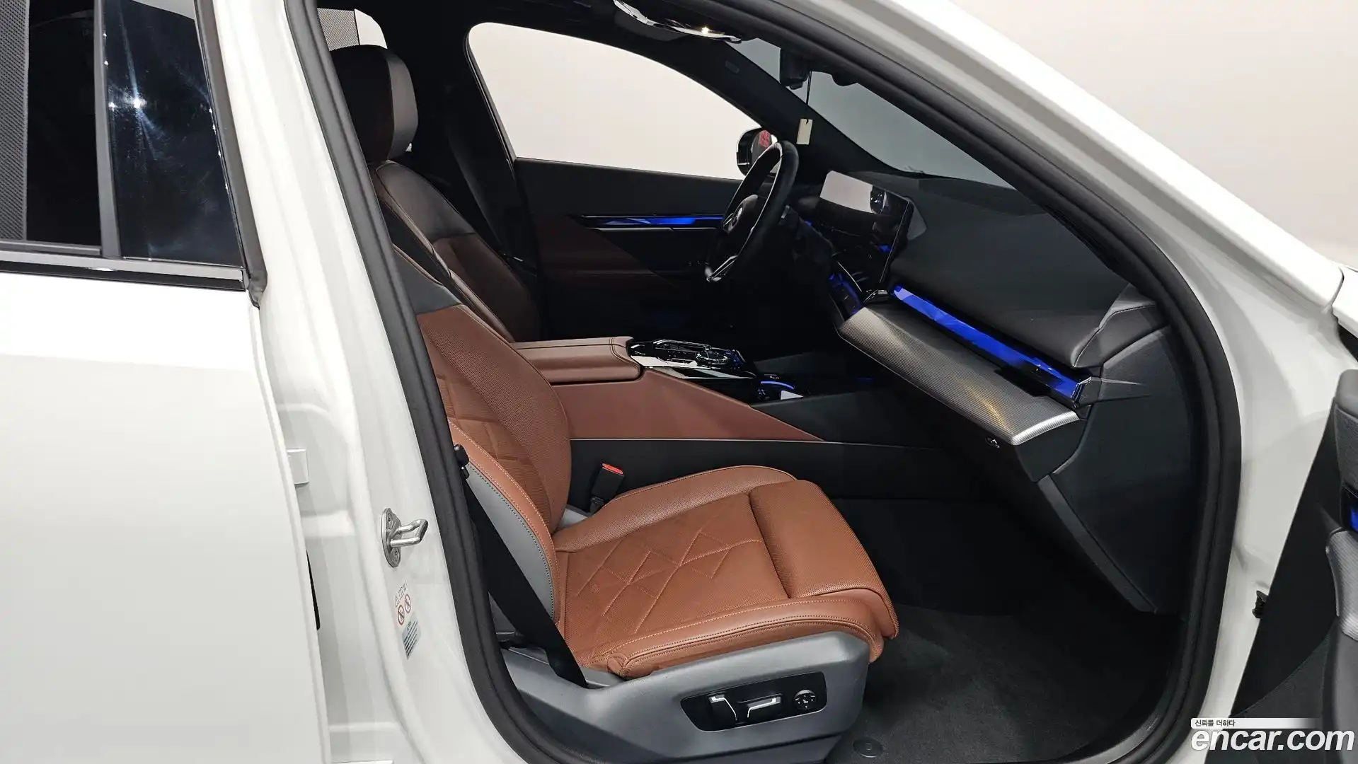 5-Series BMW 2024.4-INNER-036