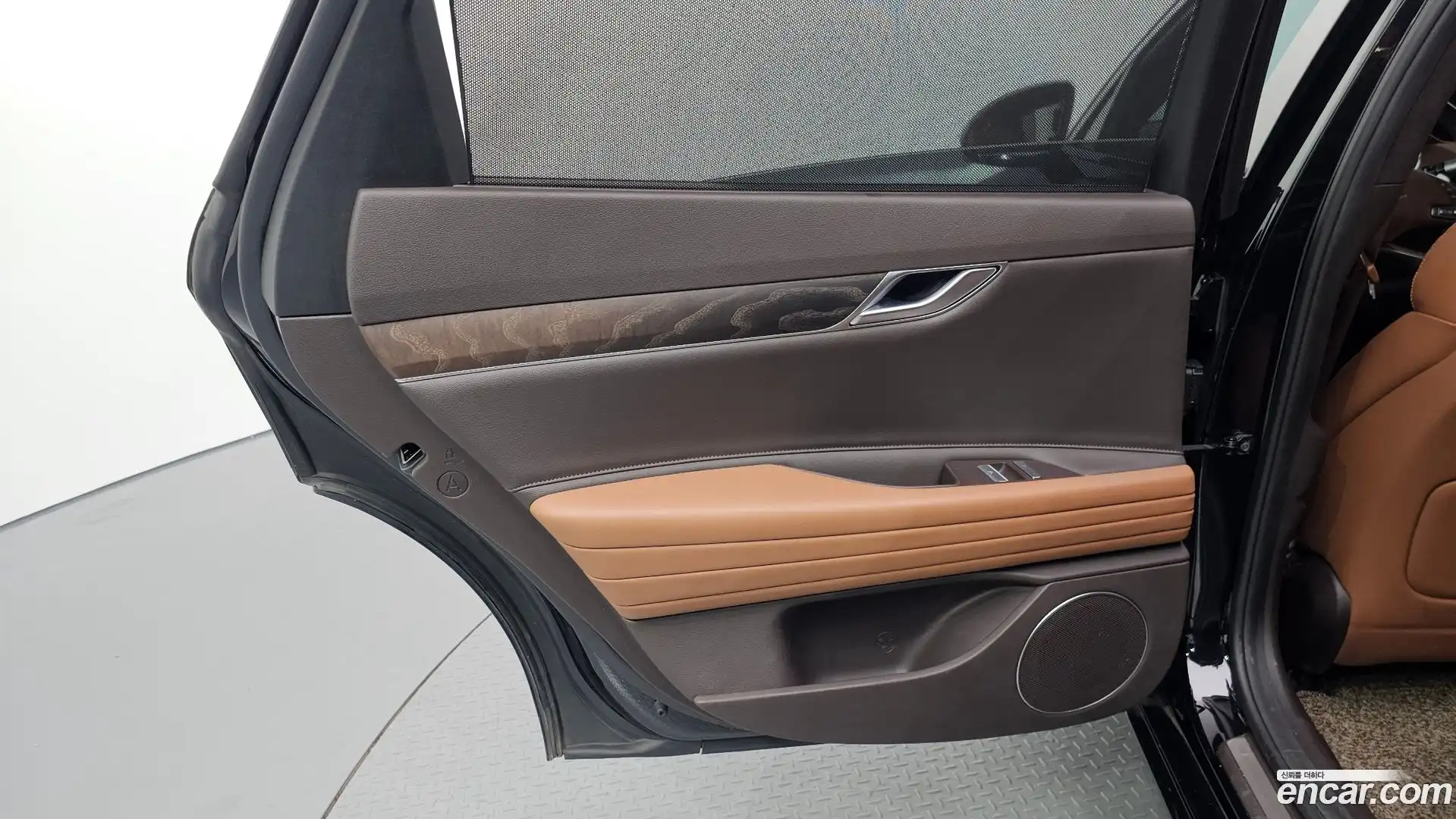 G80 Genesis 2020.4-INNER-035