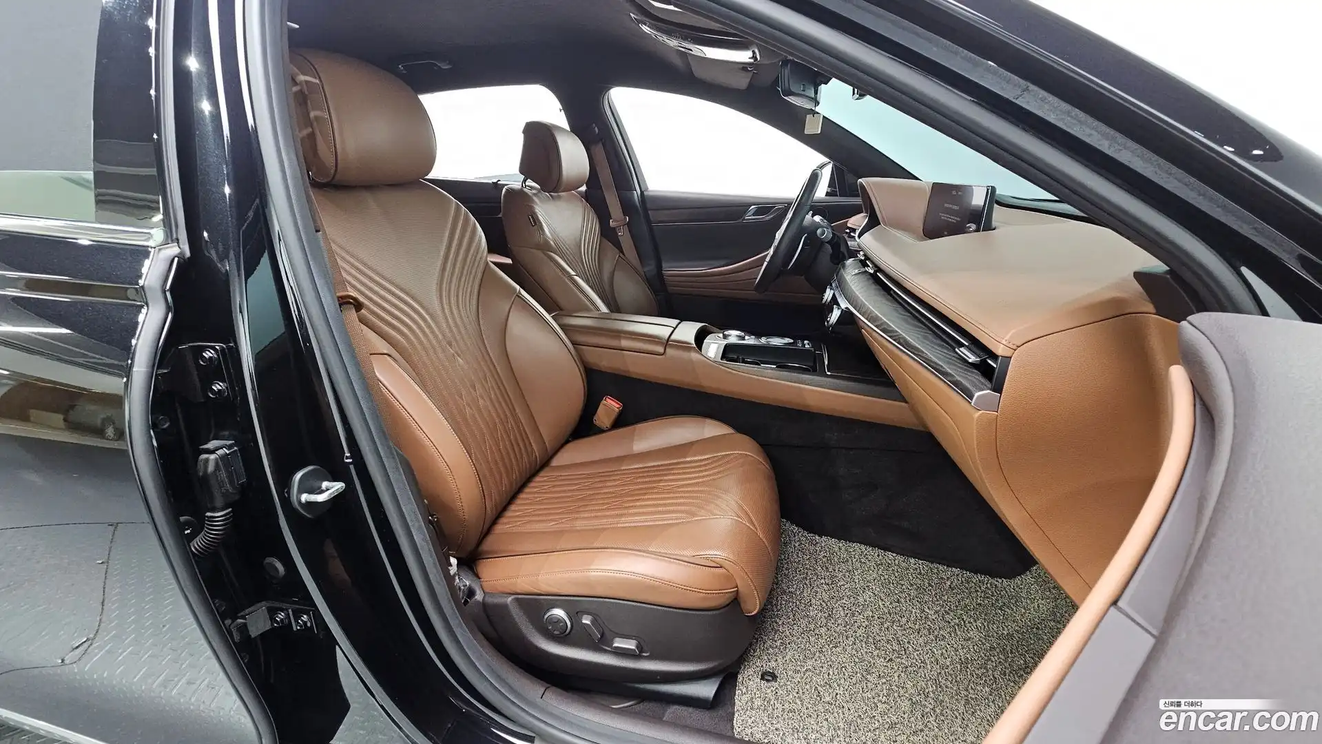G80 Genesis 2020.4-INNER-036