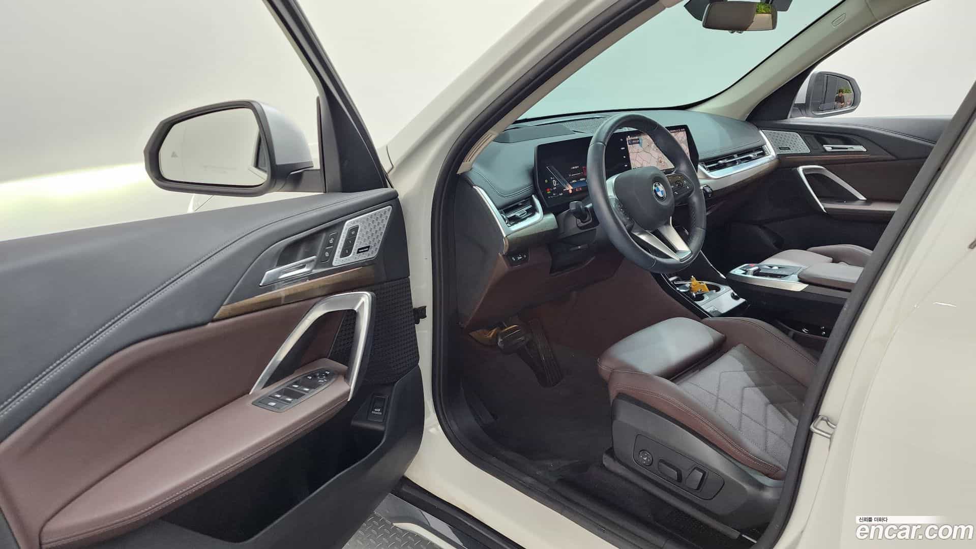 X1 BMW 2024.0-INNER-010