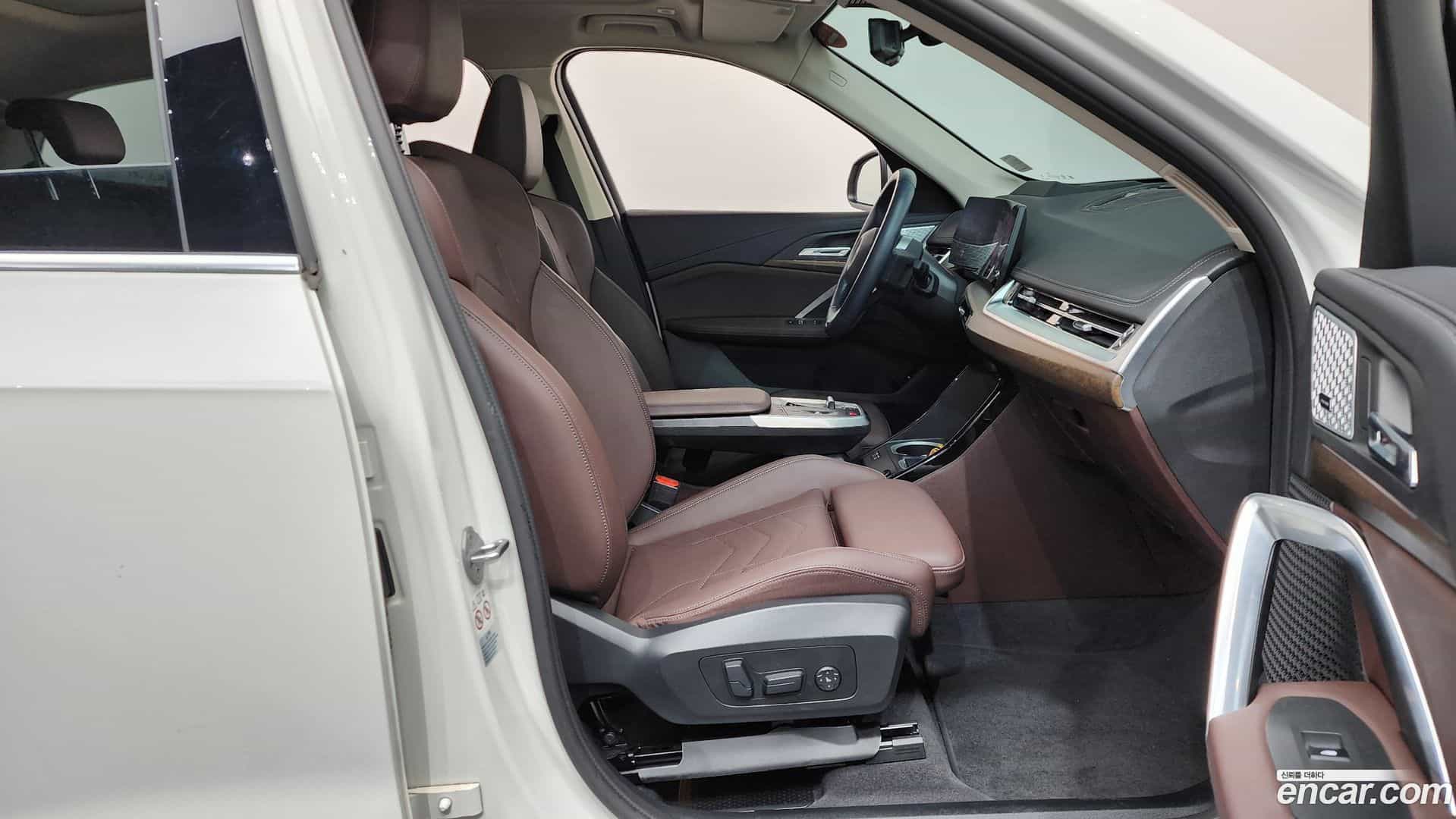 X1 BMW 2024.0-INNER-036