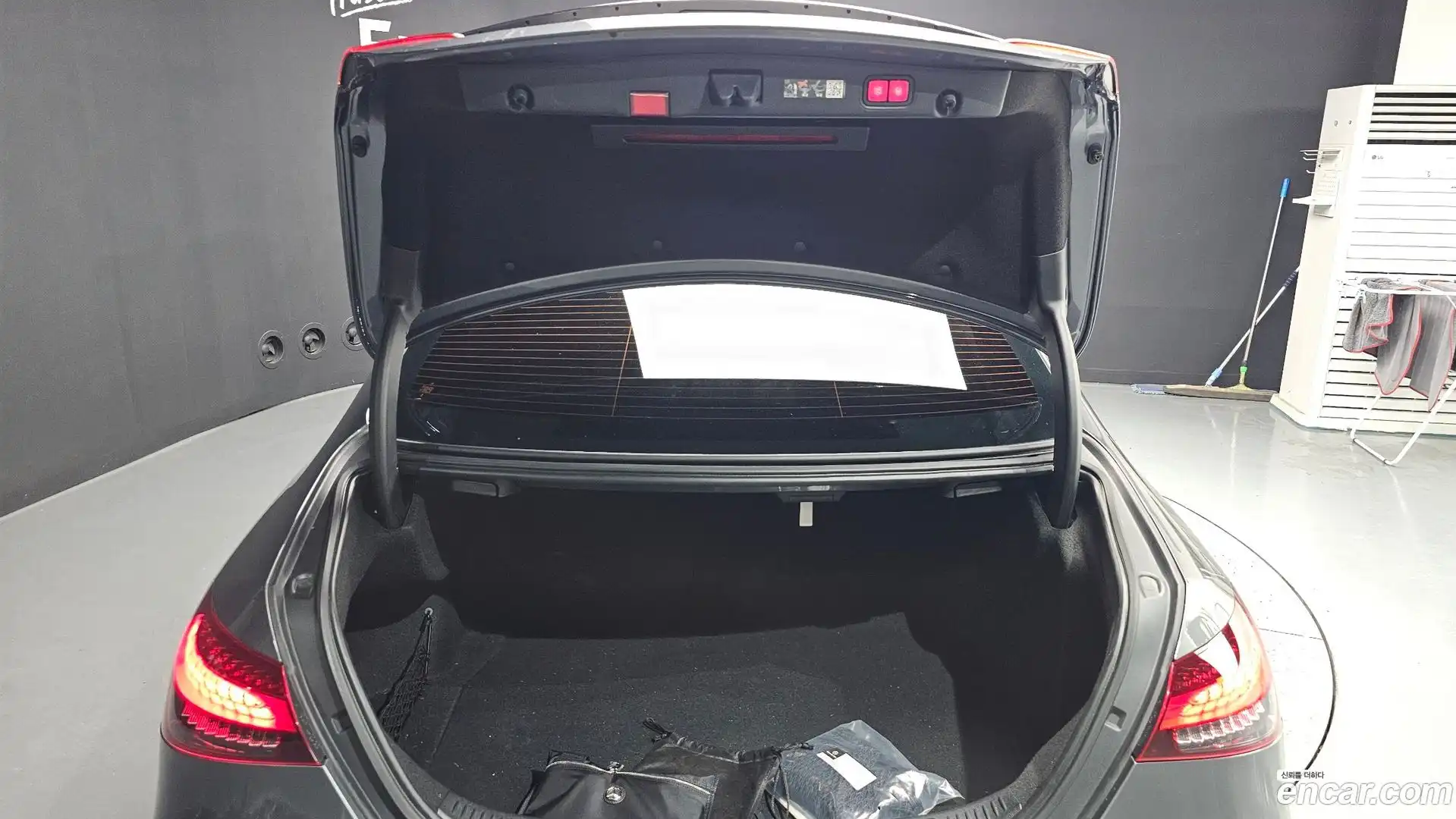 E-Class Mercedes-Benz 2022.11-OPTION-024