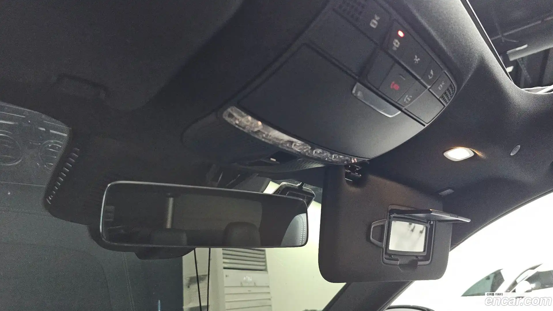 E-Class Mercedes-Benz 2022.11-OPTION-043