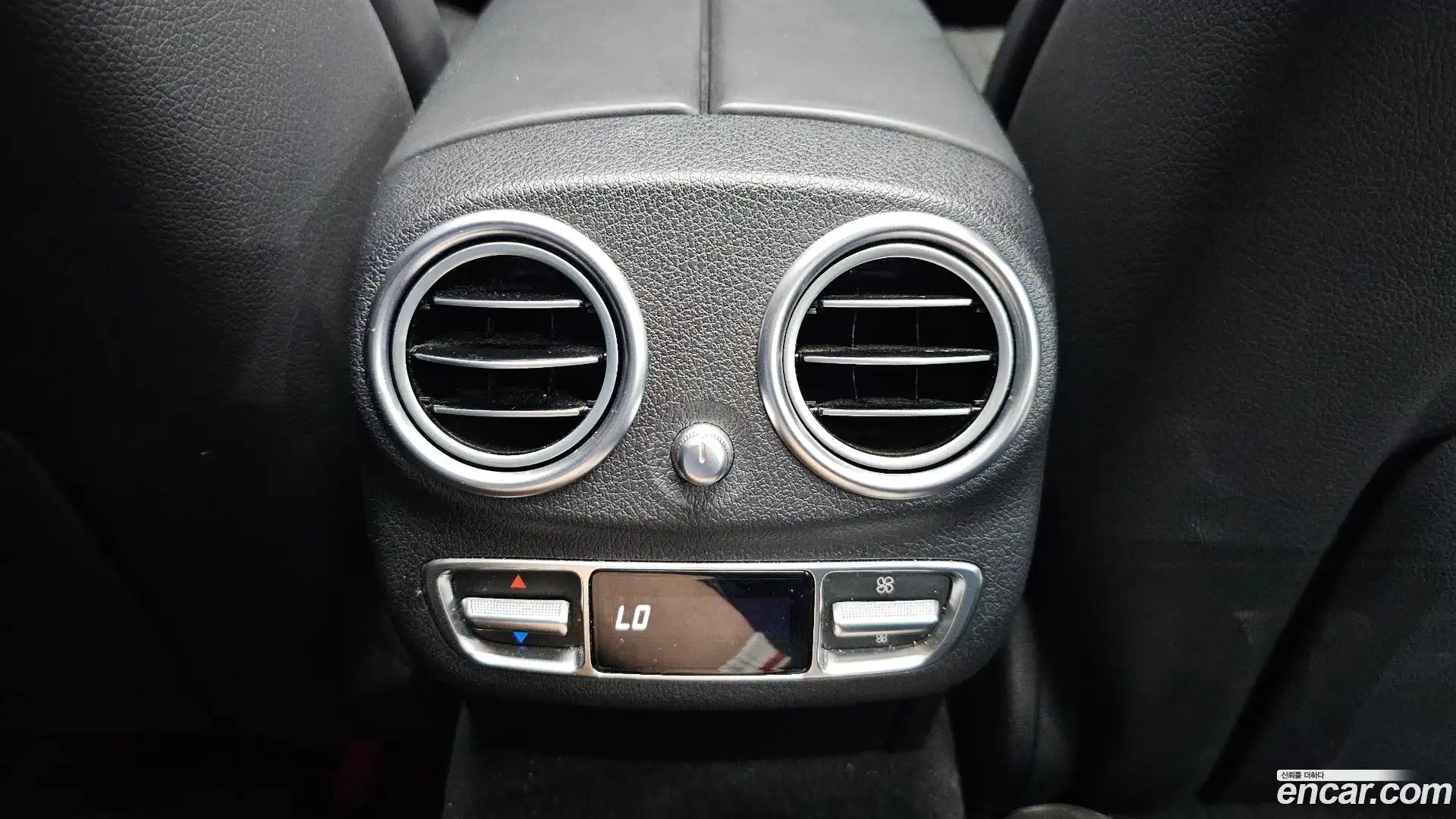 E-Class Mercedes-Benz 2022.11-OPTION-044