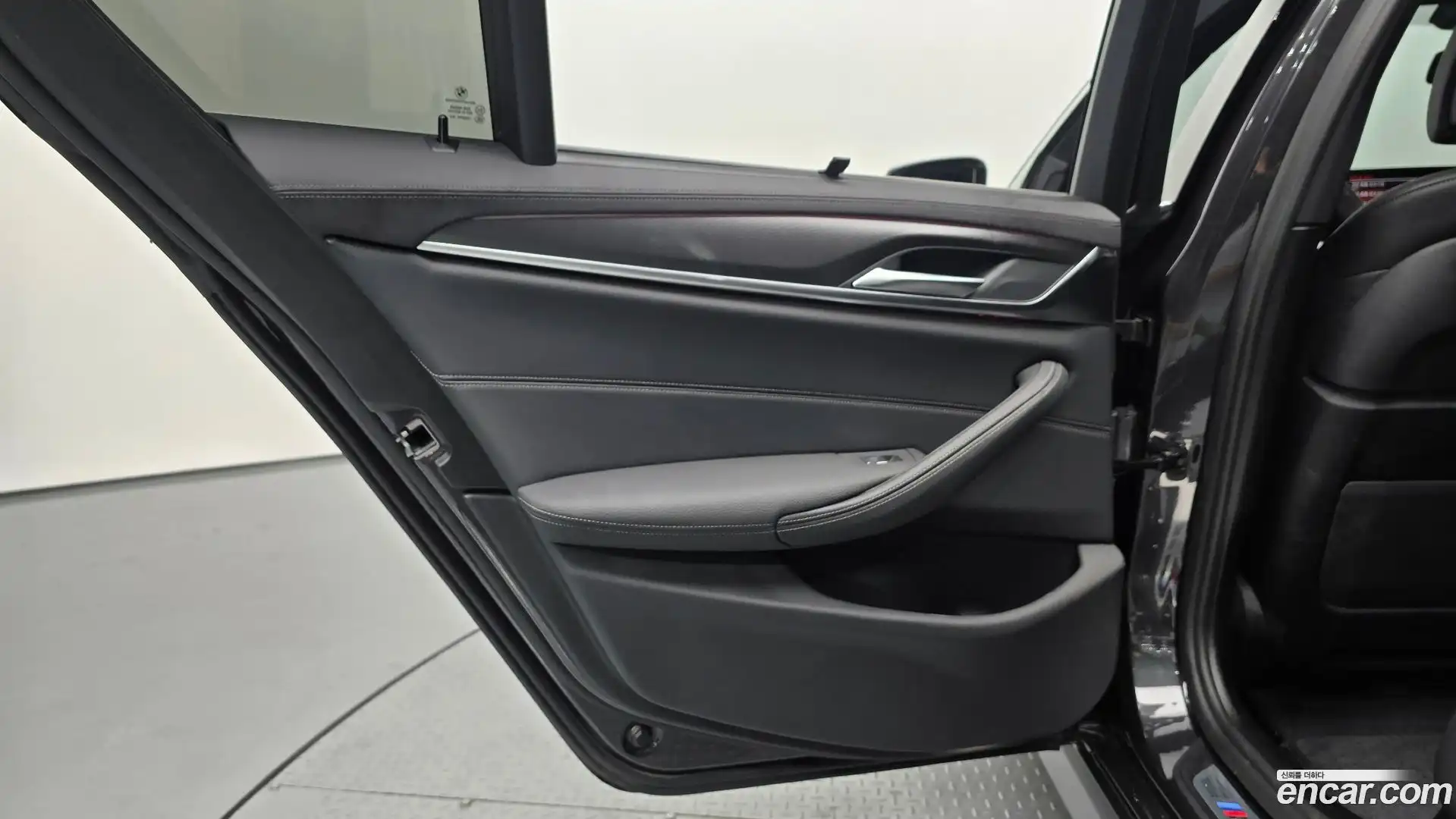 5-Series BMW 2022.4-INNER-035