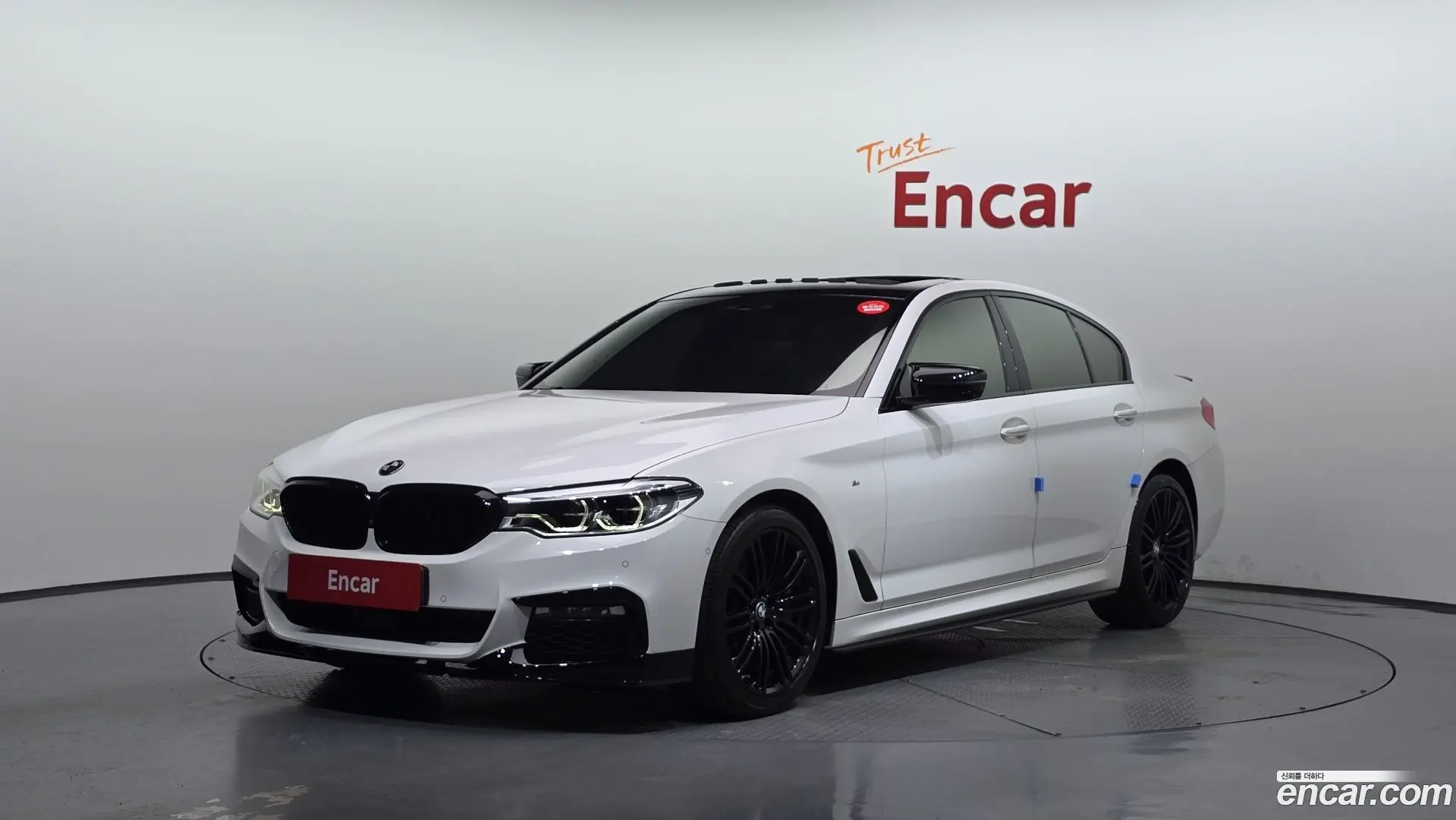 Main__Slider__Photo:5-Series BMW 2018.3-0