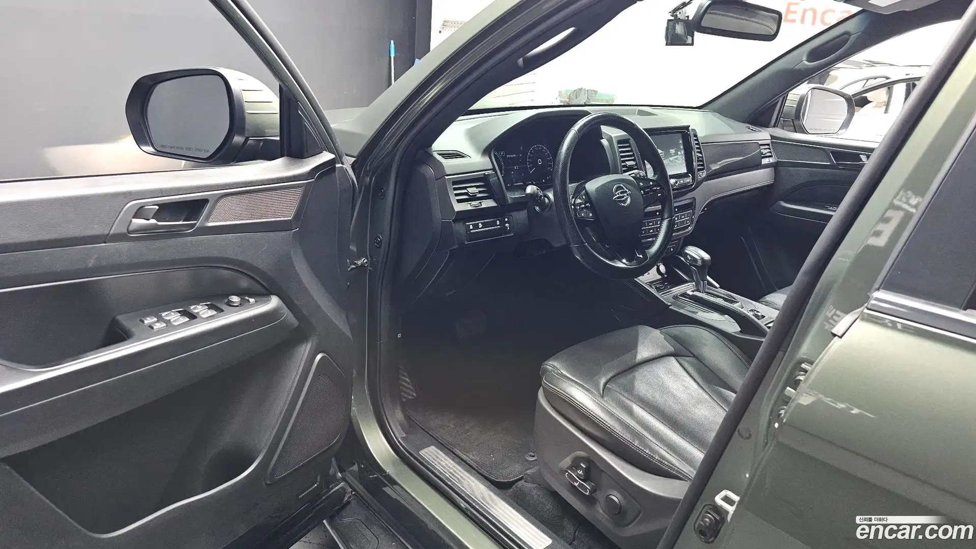 Rexton KG Mobility 2022.7-INNER-010
