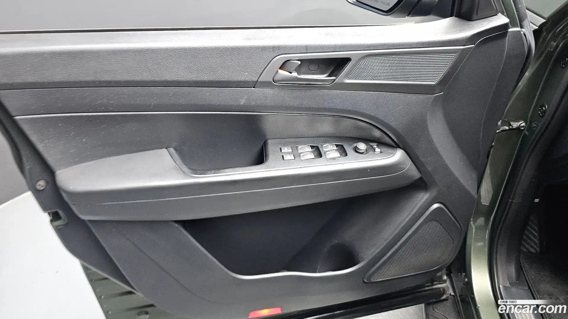 Rexton KG Mobility 2022.7-INNER-034