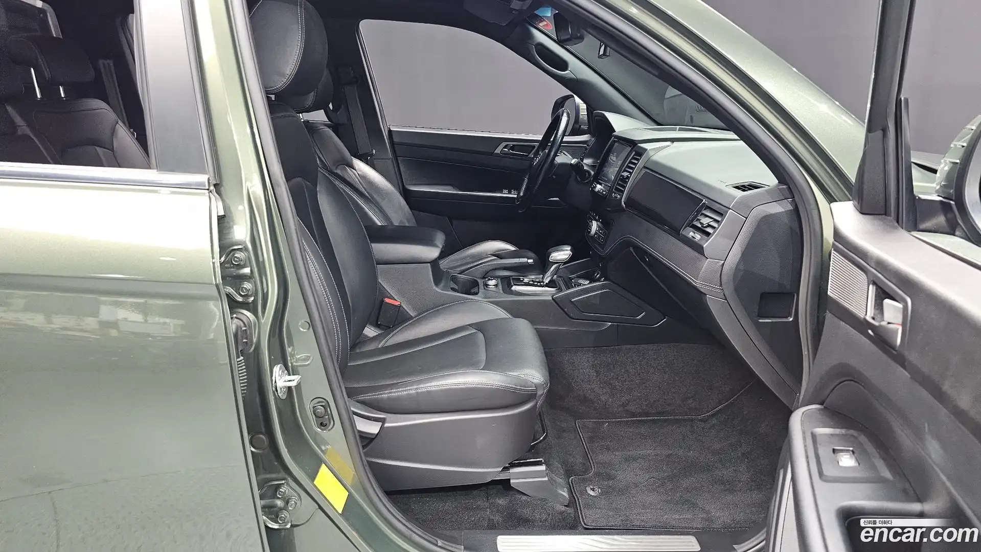 Rexton KG Mobility 2022.7-INNER-036